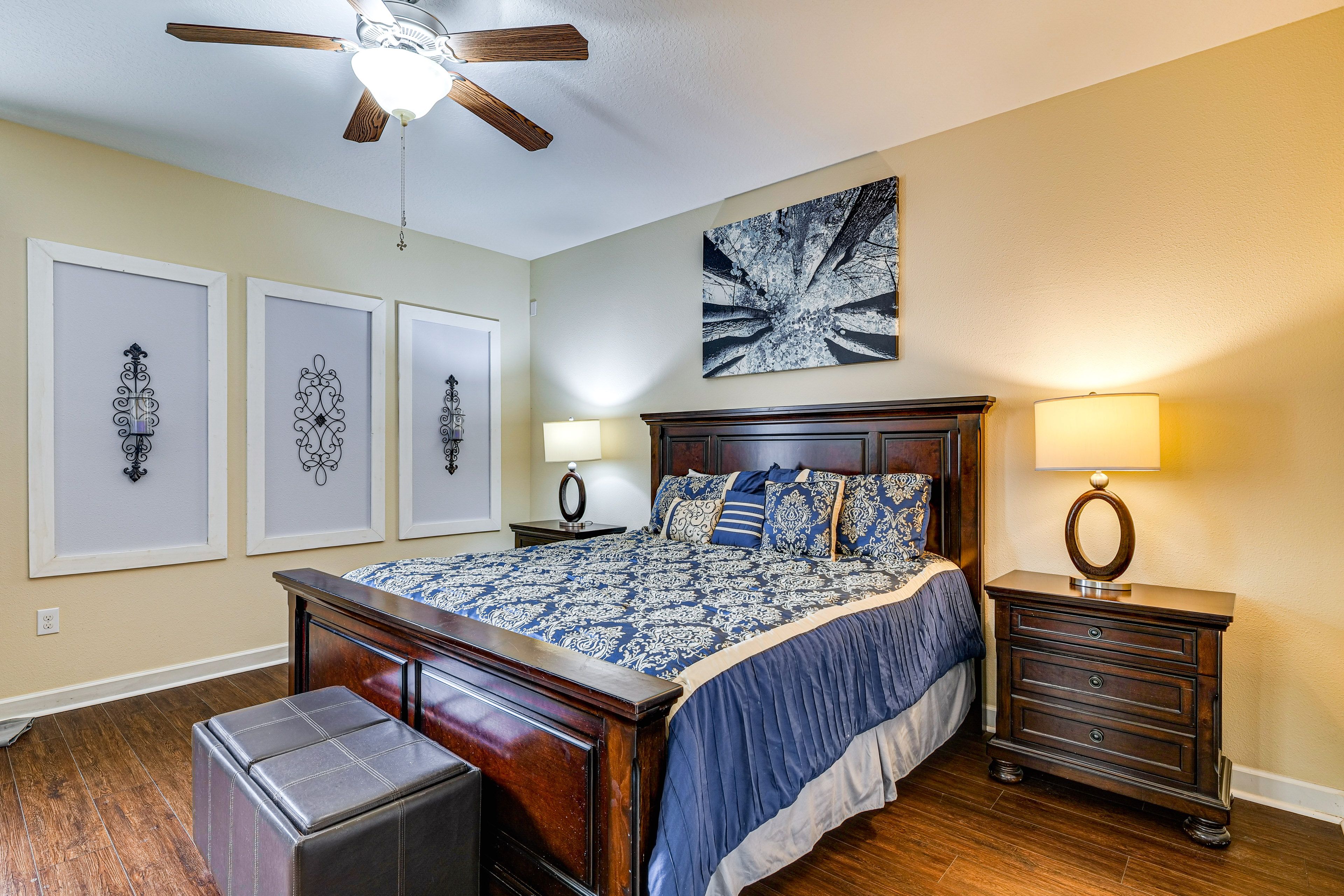 Bedroom 1 | King Bed | En-Suite Bathroom