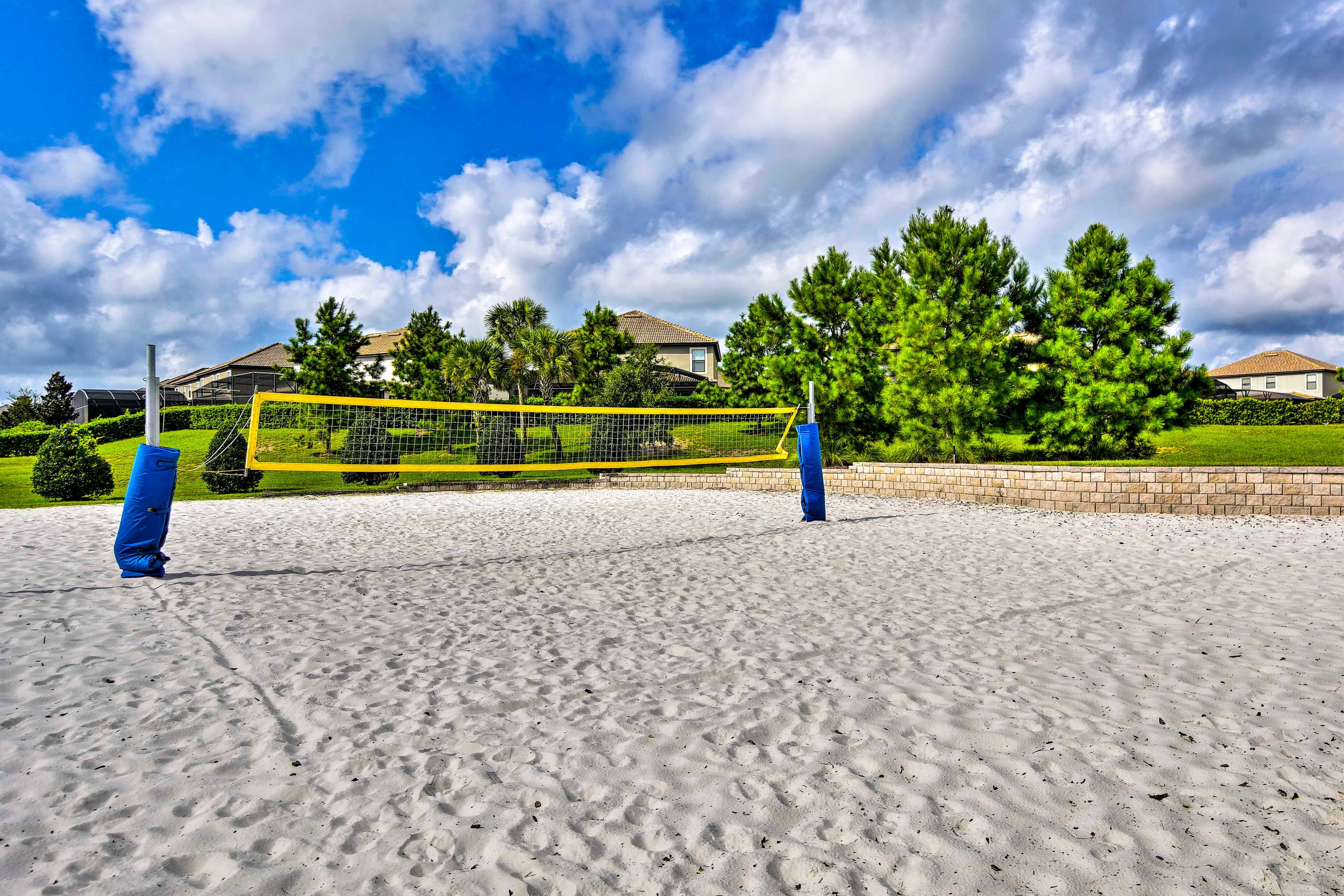 Community Amenities | Sand Volleyball | Mini Golf | Tennis Courts
