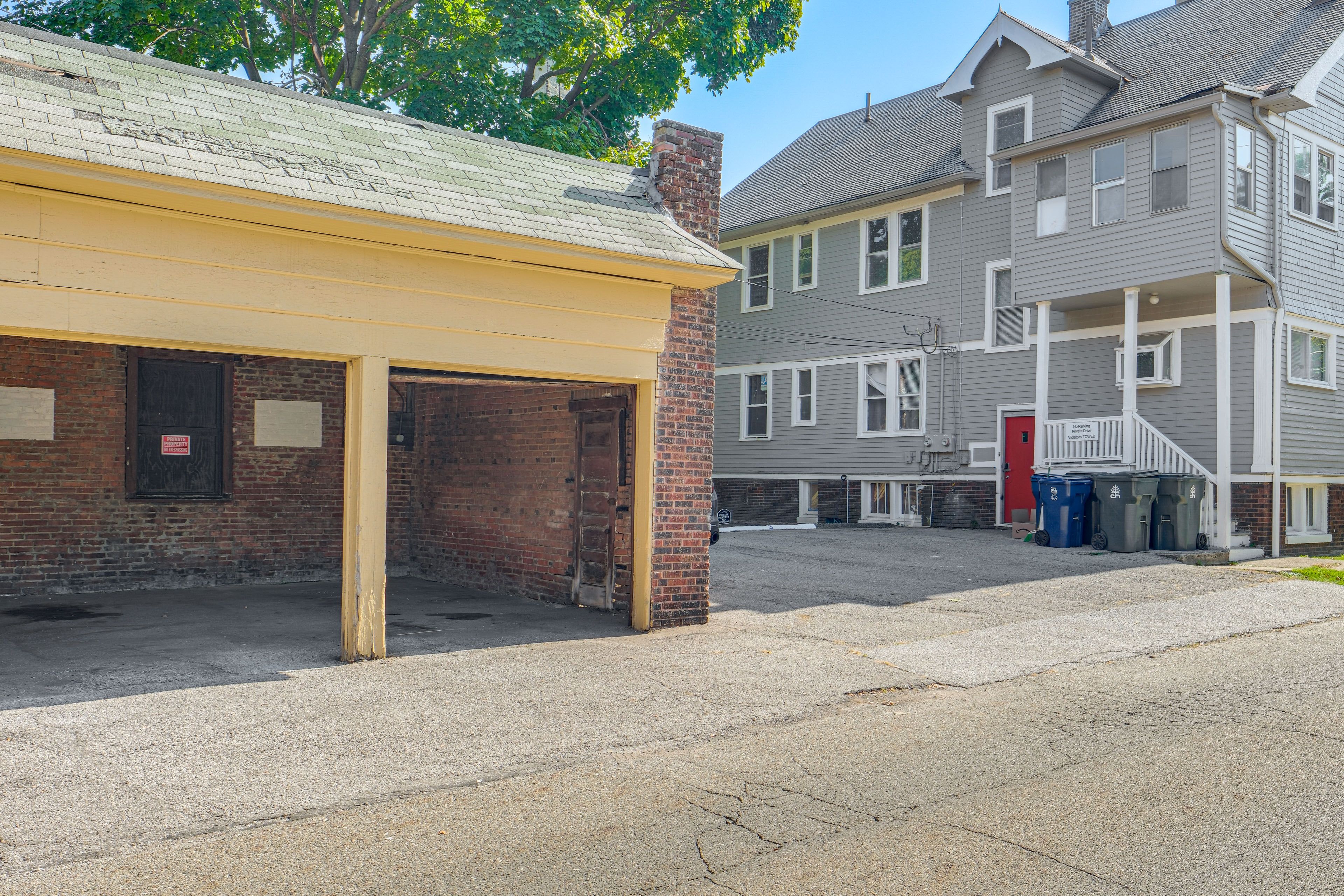 Parking | Covered Space (1 Vehicle) | Addt'l Parking (Upon Request)