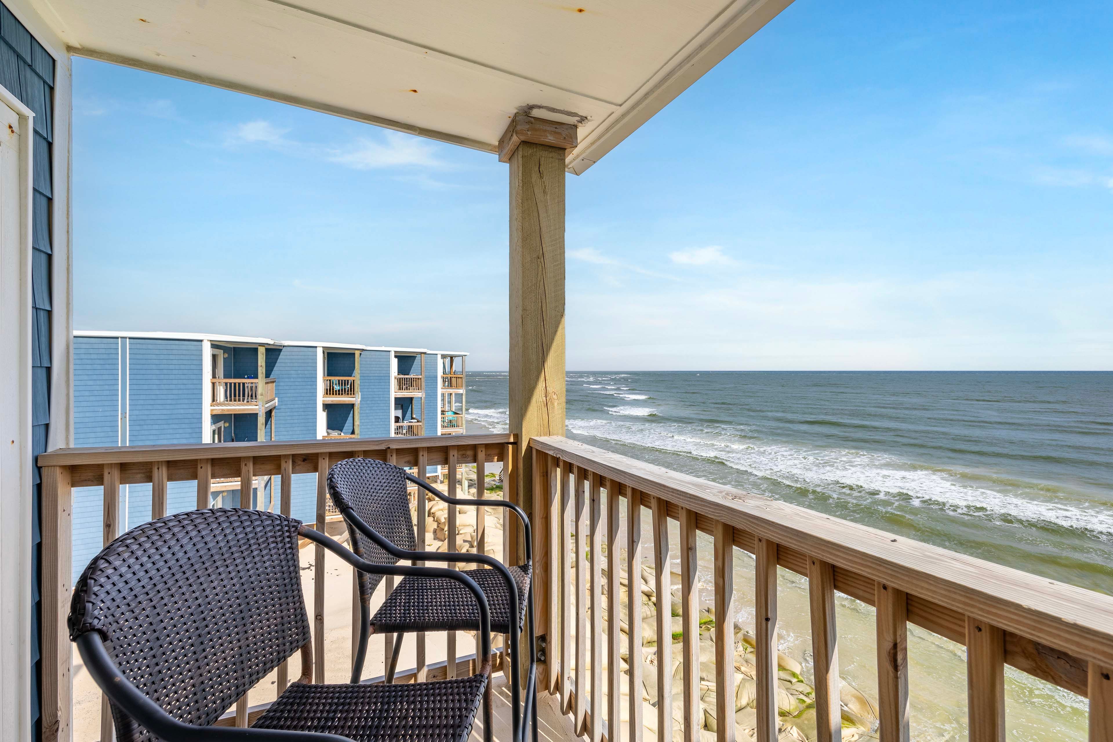 North Topsail Beach Vacation Rental | 1BR | 1BA | 523 Sq Ft | Stairs to Enter