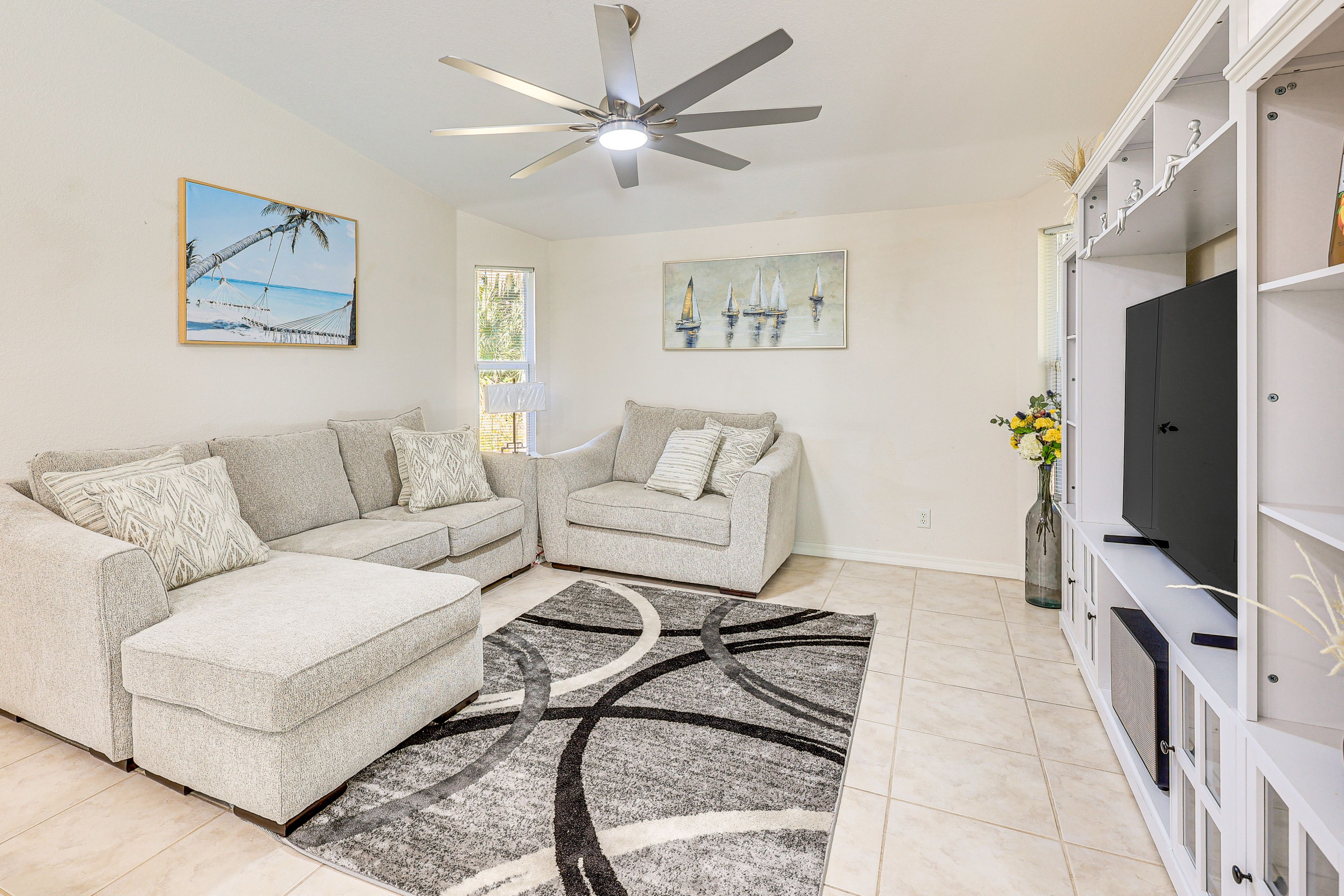 Living Room | Flat-Screen TV | Central Heating & A/C | Free WiFi | Board Games