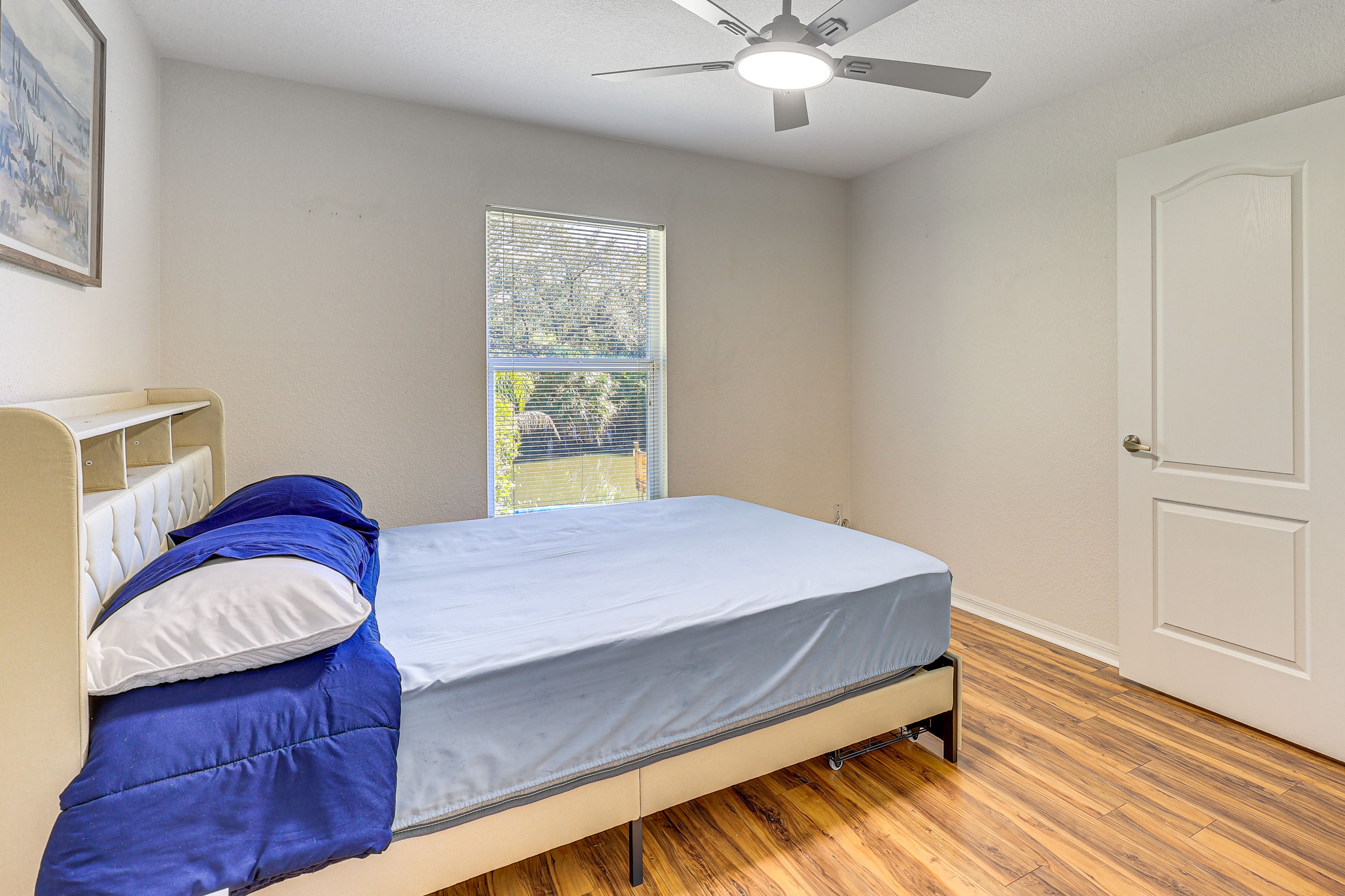 Bedroom 3 | Queen Bed