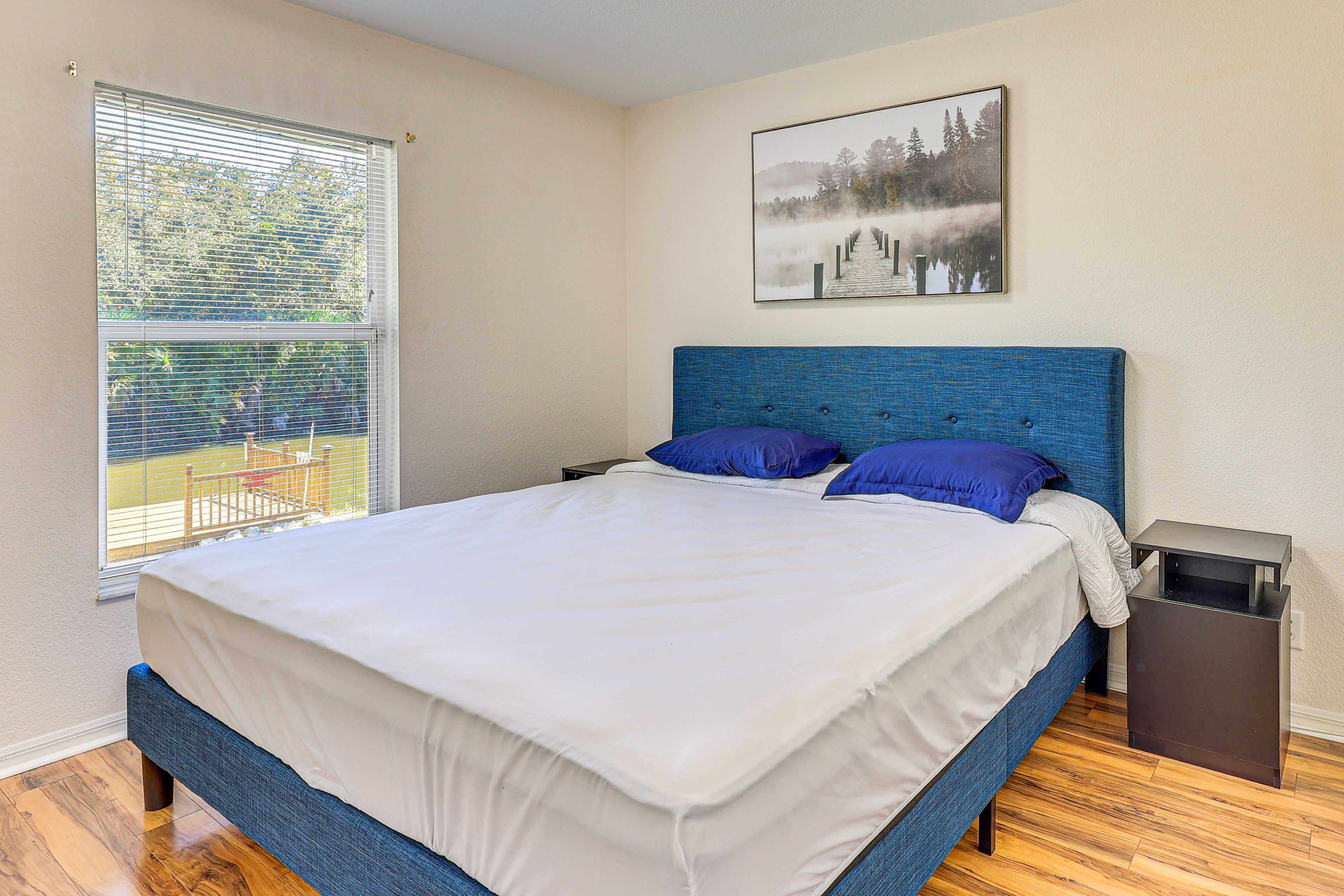 Bedroom 4 | Queen Bed