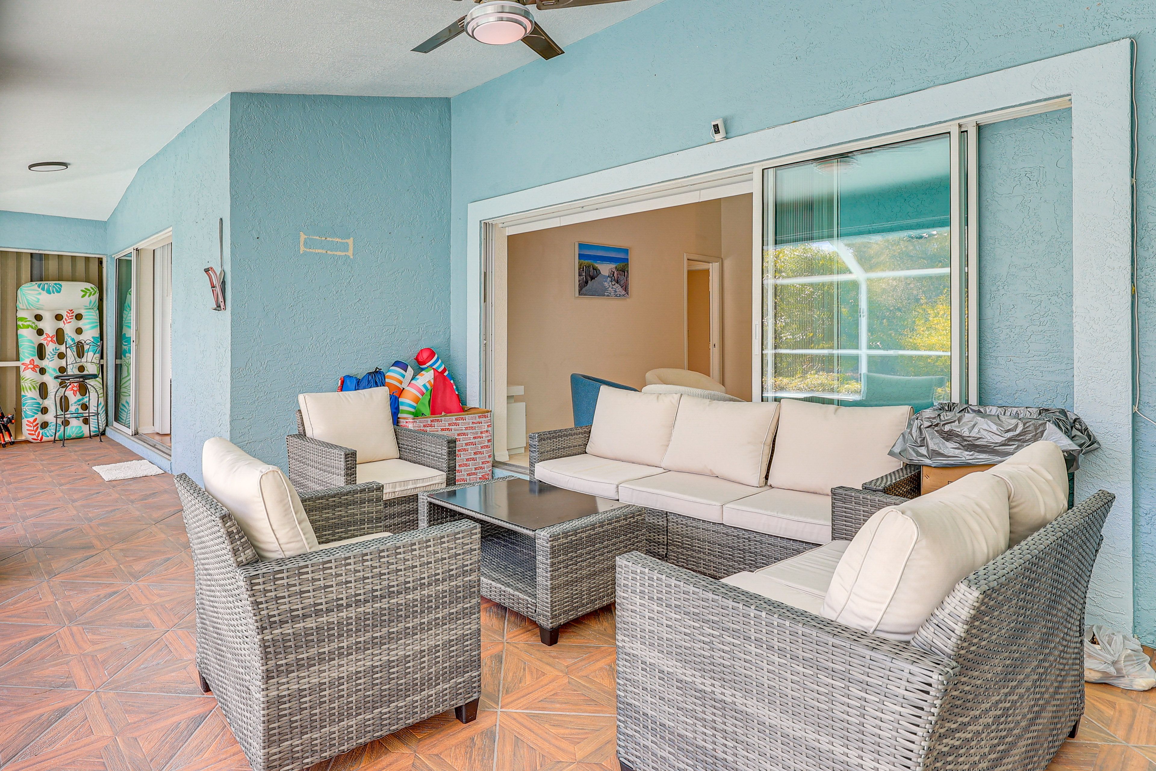 Lanai | Lounge Seating