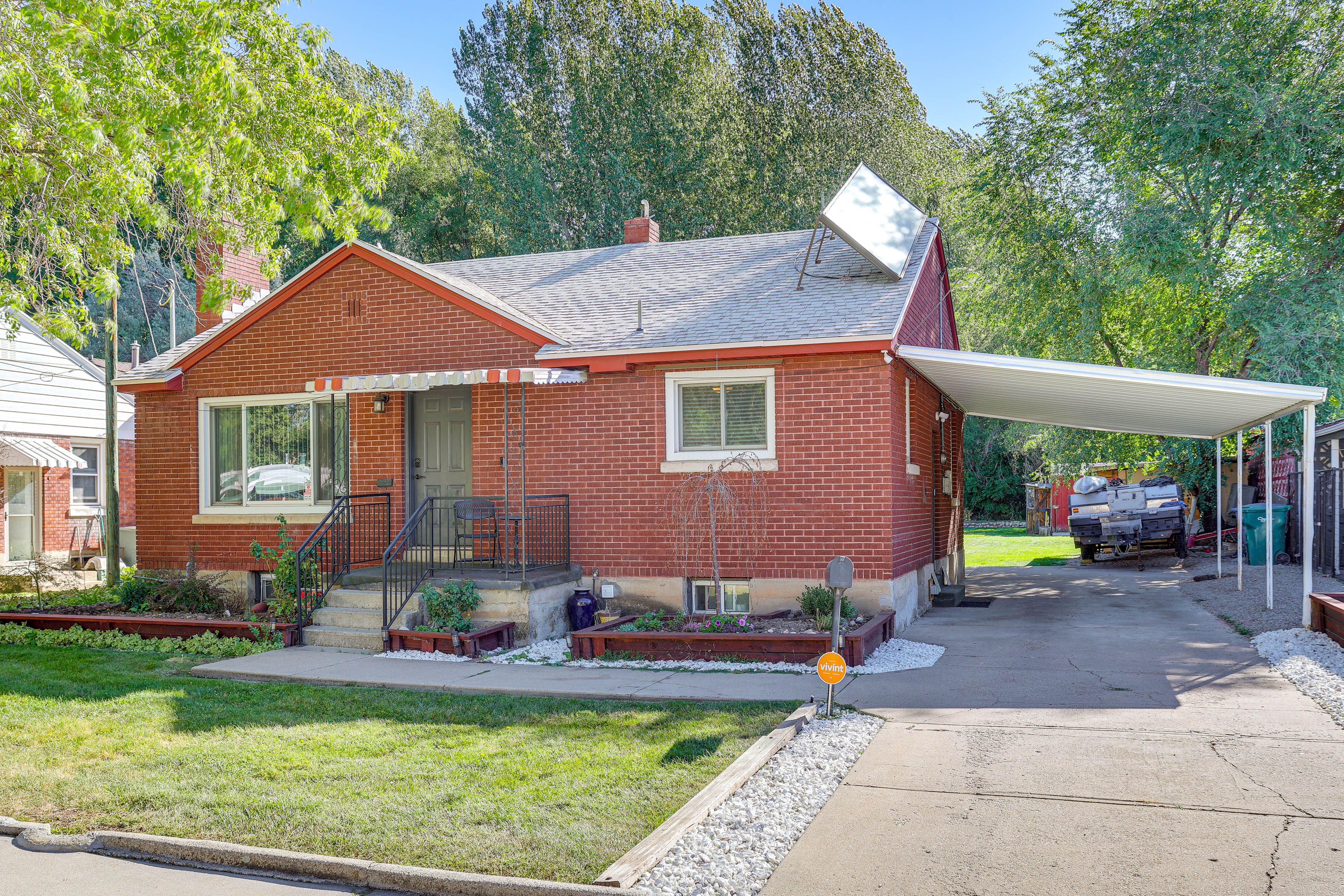 Parking | Free Street (First-Come, First-Served)