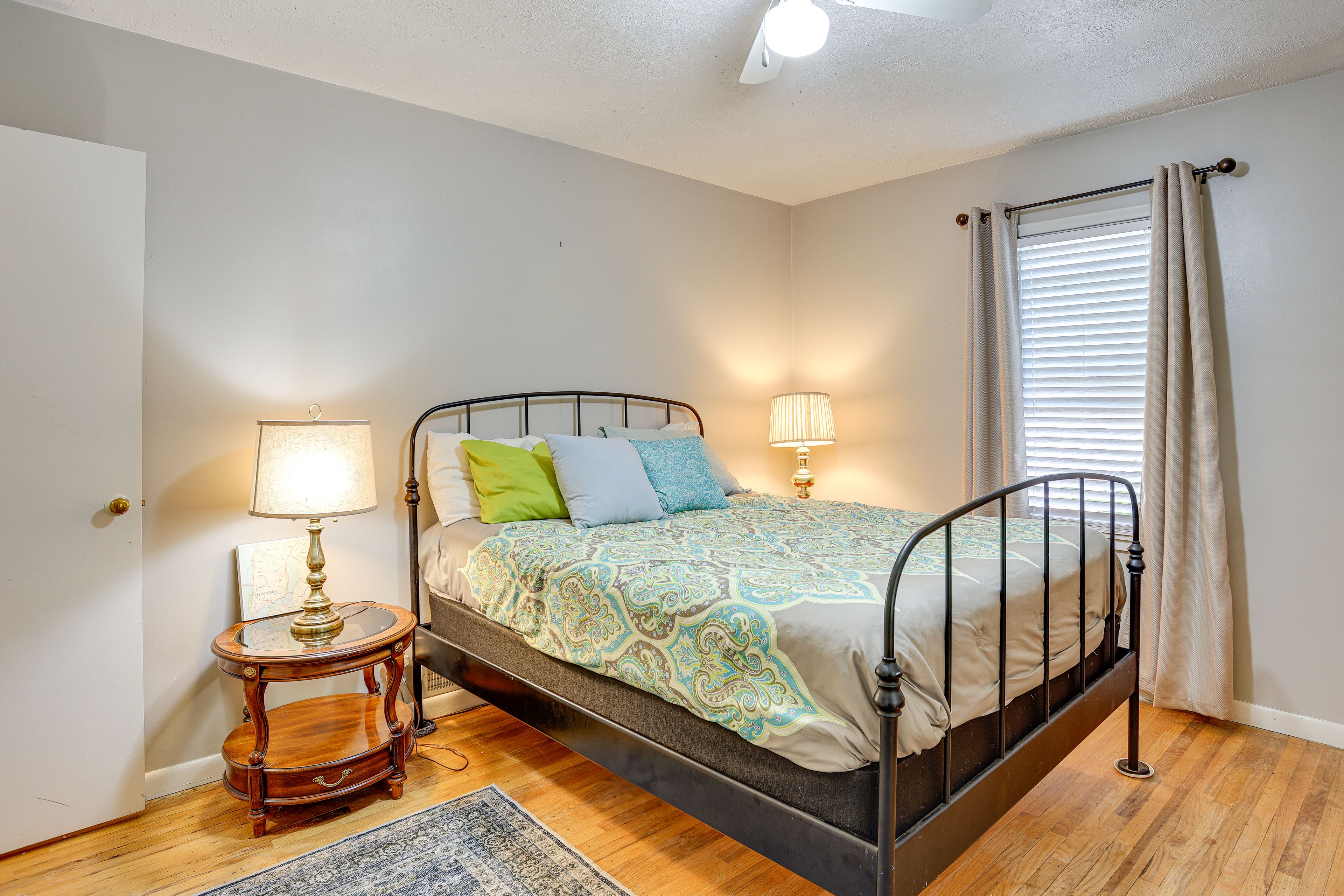 Bedroom 1 | Queen Bed | Linens Provided