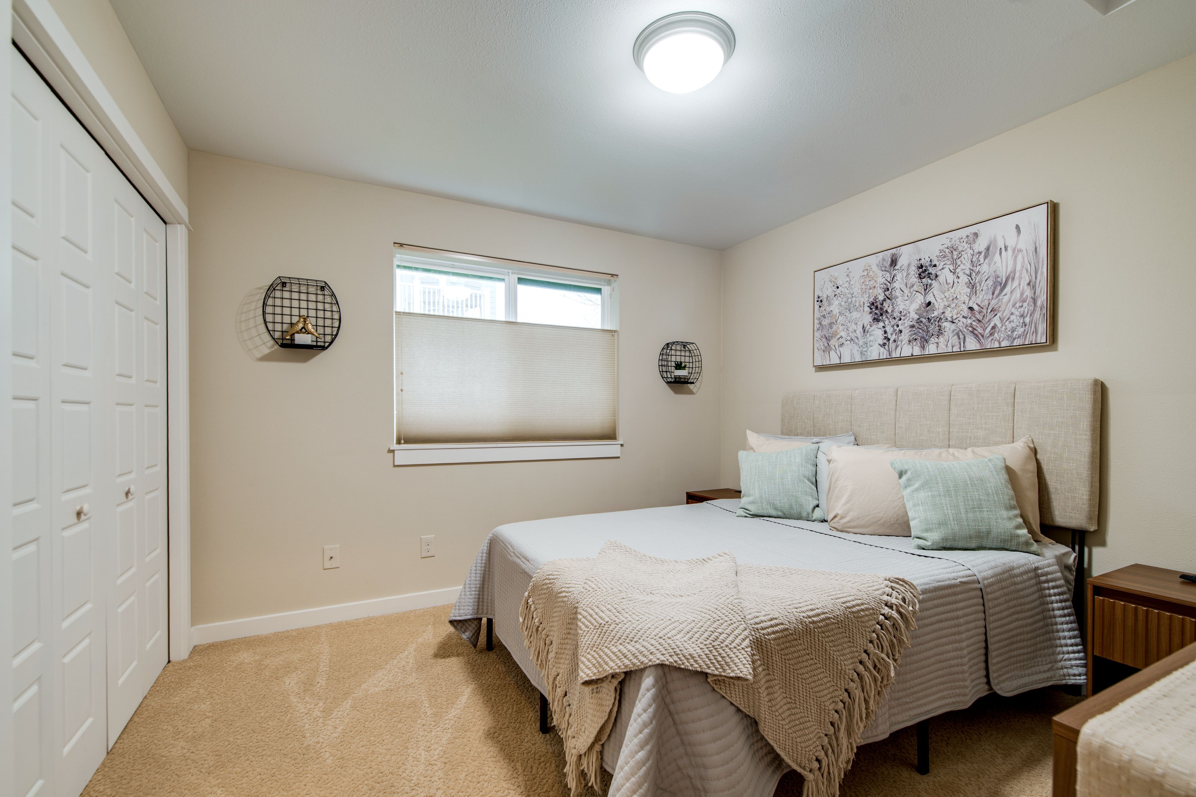 Bedroom 2 | Queen Bed | TV