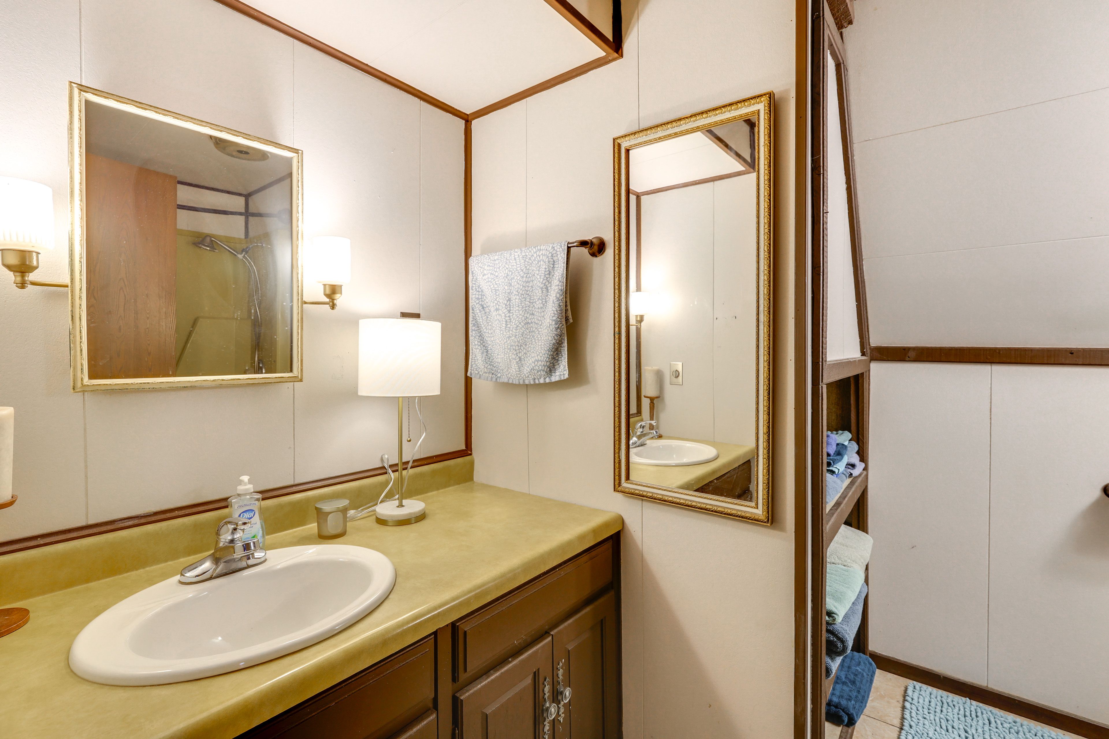 Full Bathroom | 1st Floor
