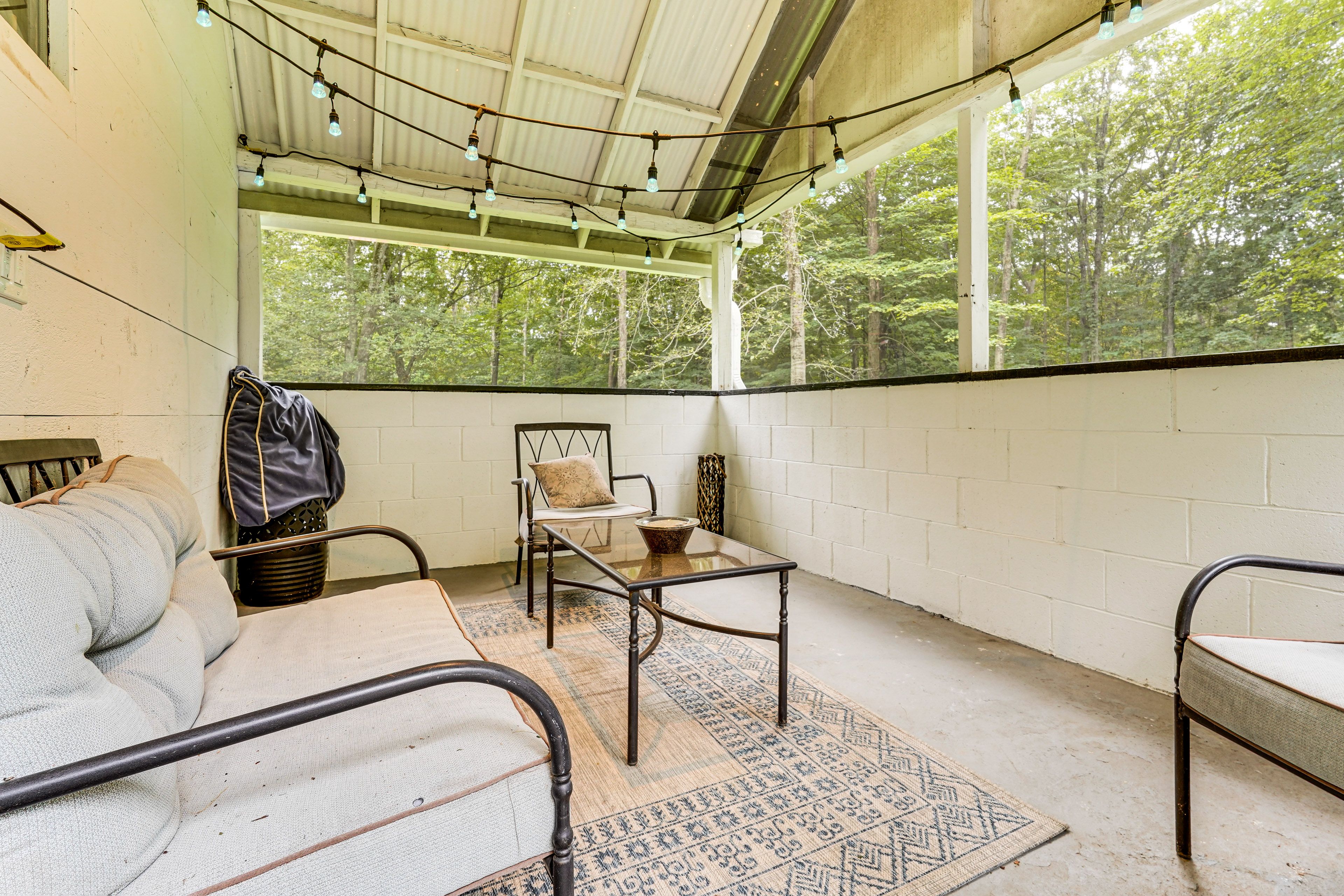 Patio | Outdoor Seating