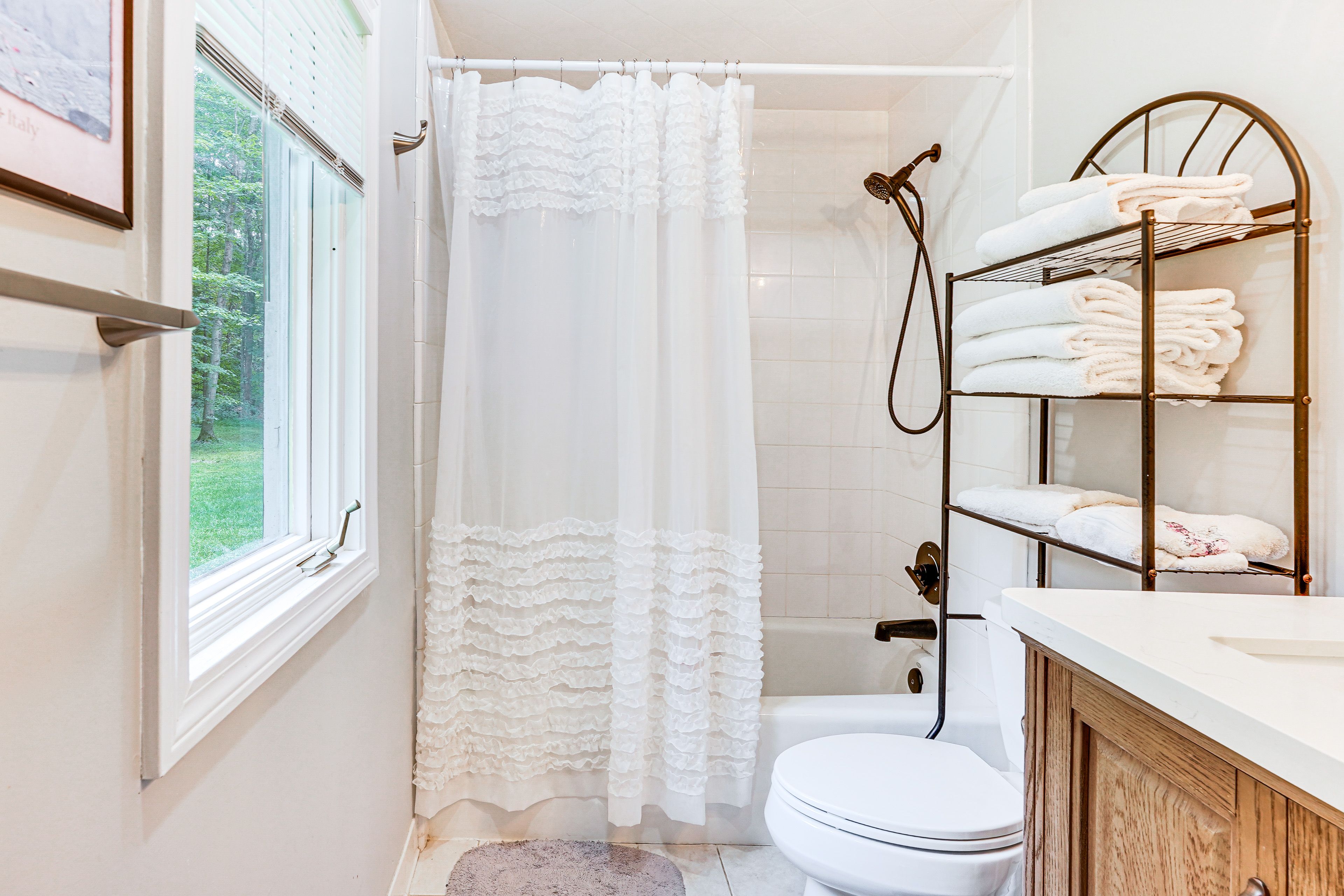 Full Bathroom | 1st Floor