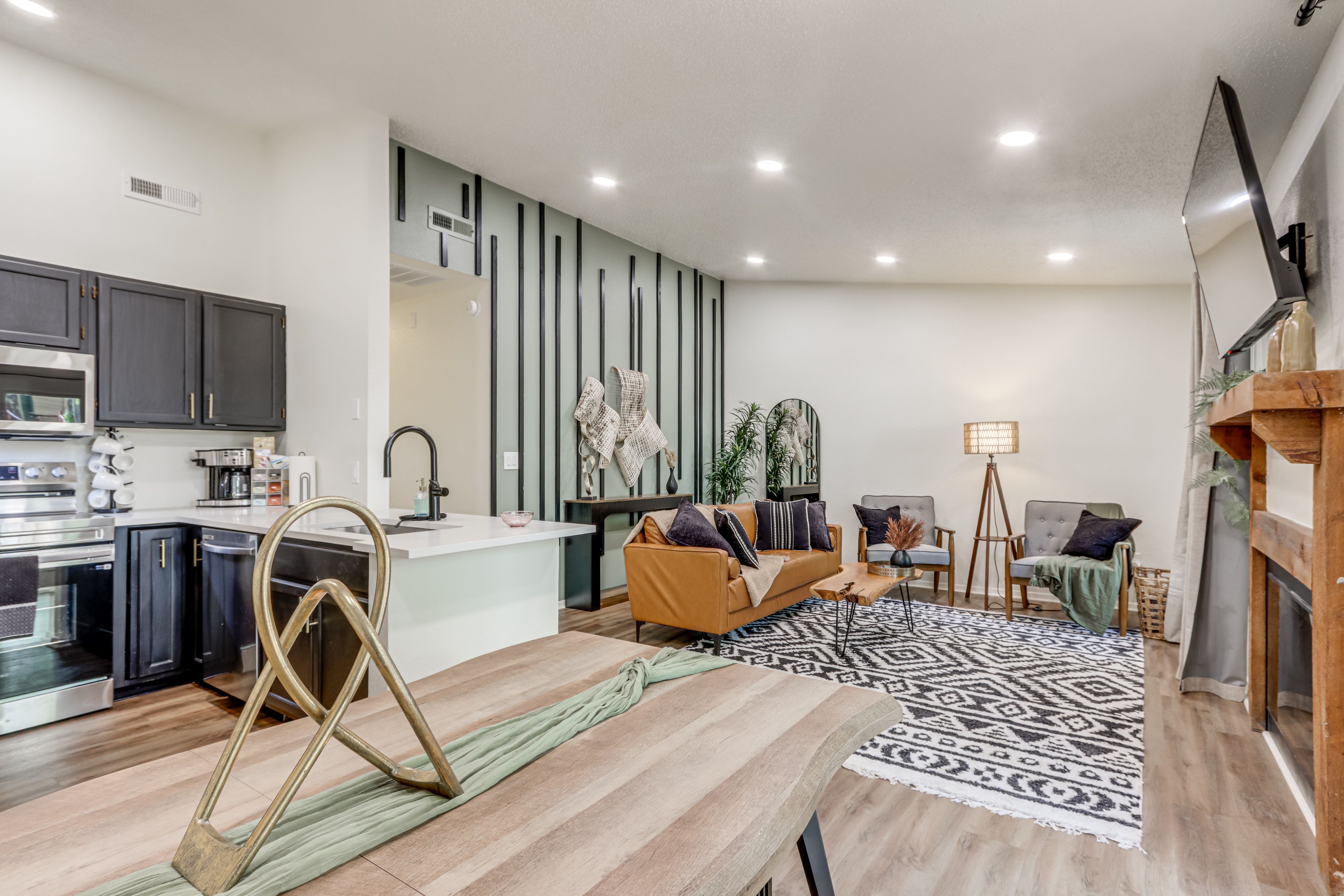 Living/Dining Area | Open Floor Plan | Central A/C & Heating