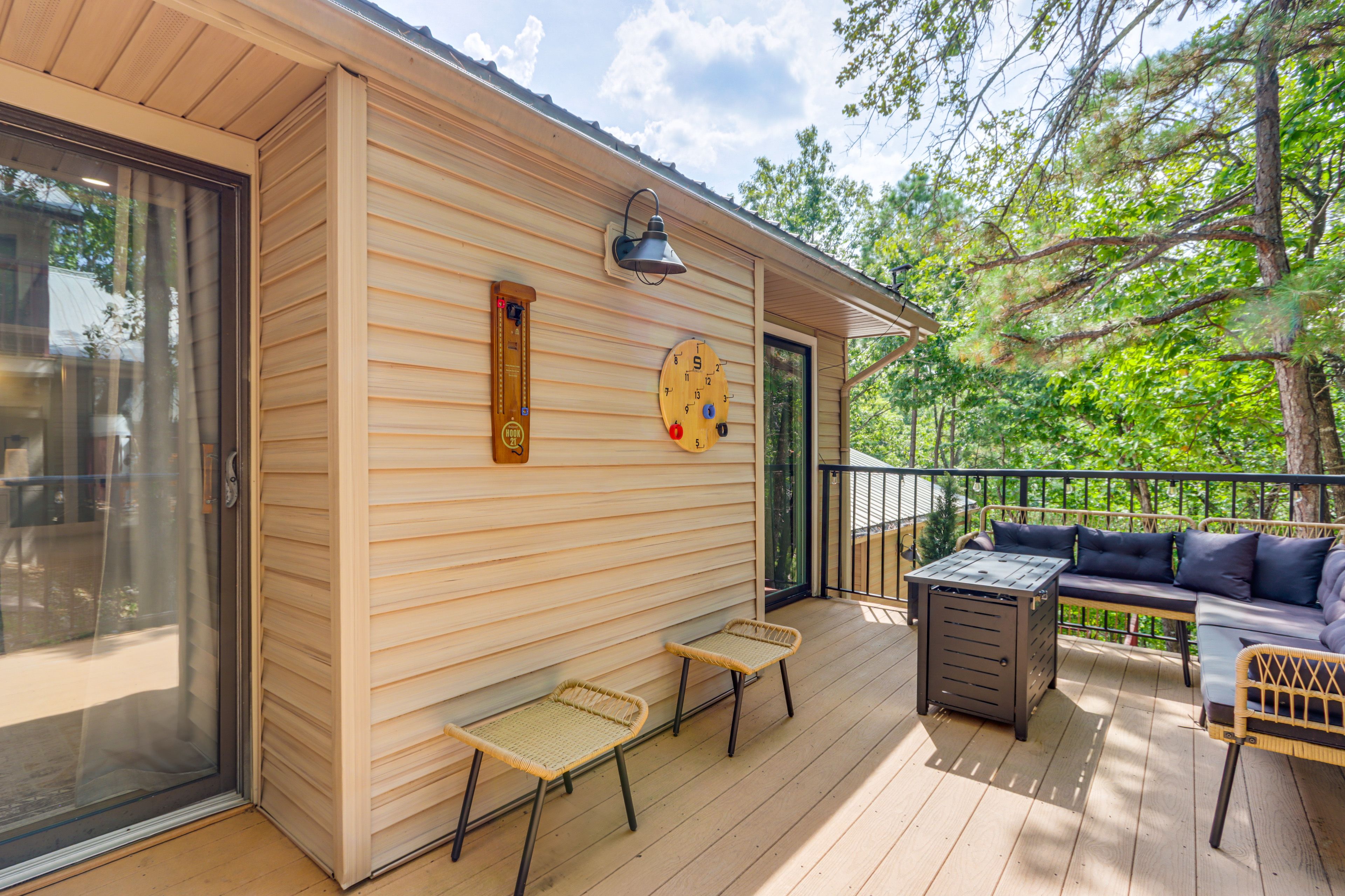 Private Deck
