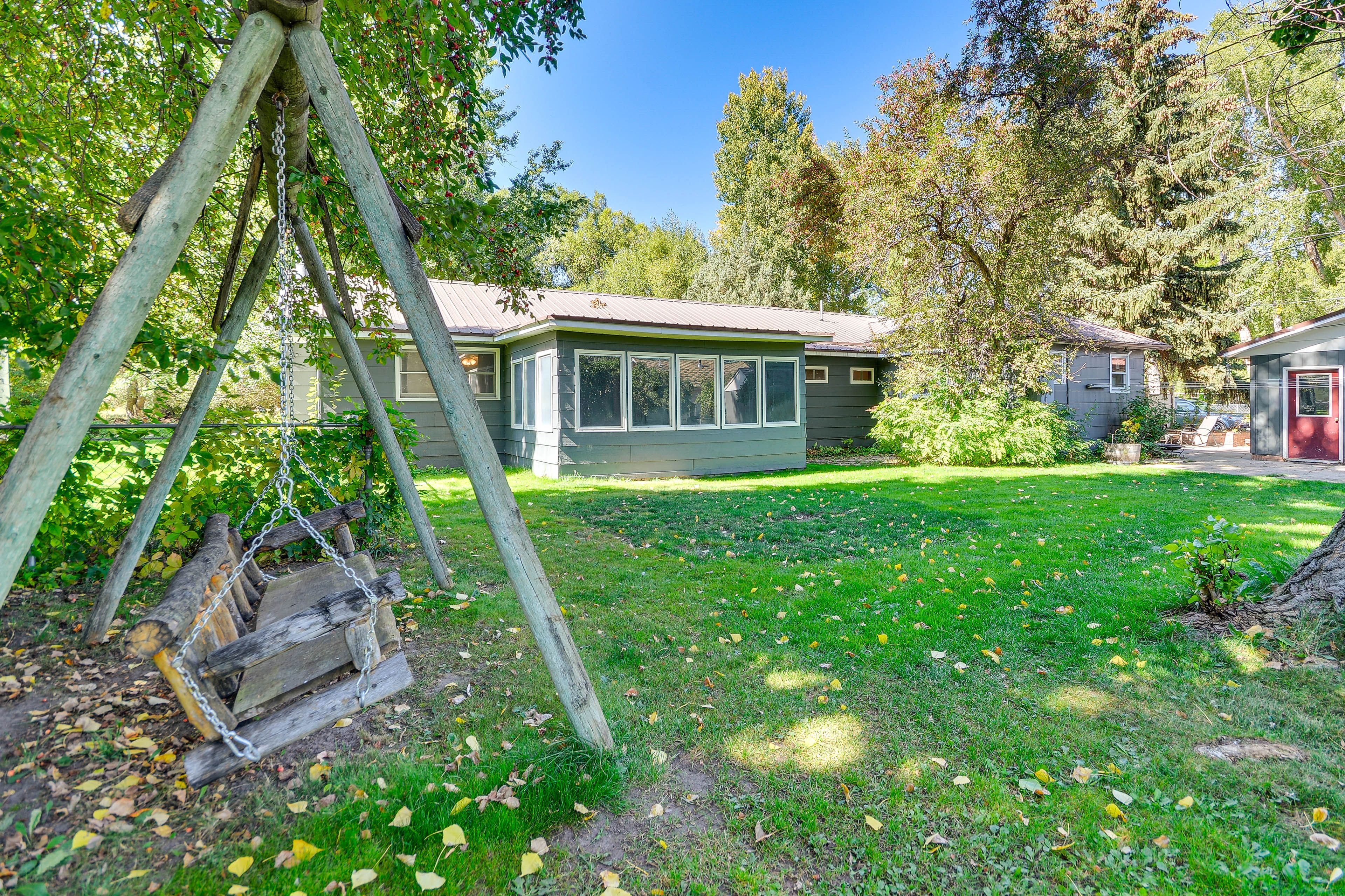 Dayton Vacation Rental | 3BR | 2BA | 2 Steps Required | 2,024 Sq Ft