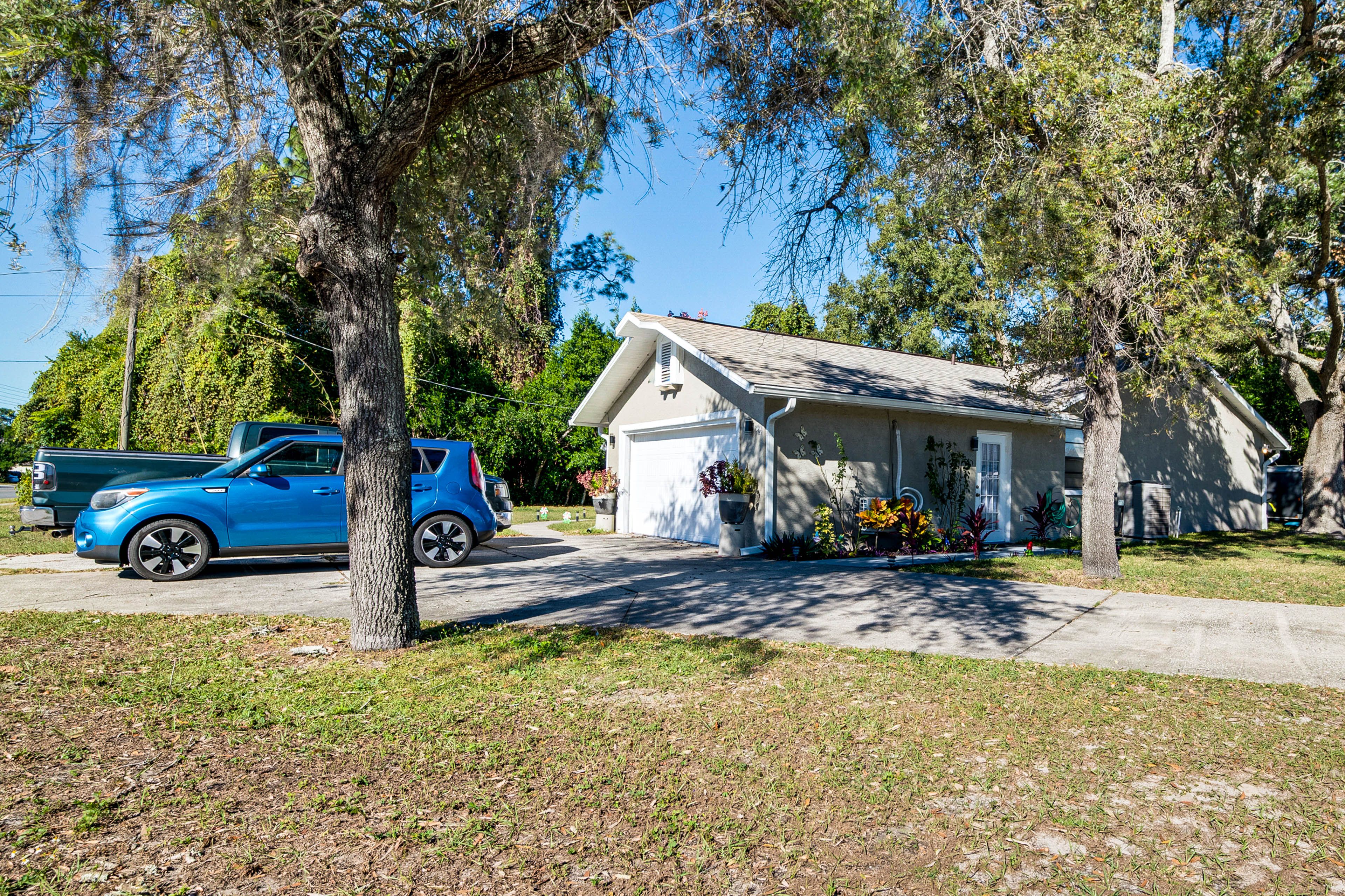 Parking | Shared Driveway (2 Vehicles)