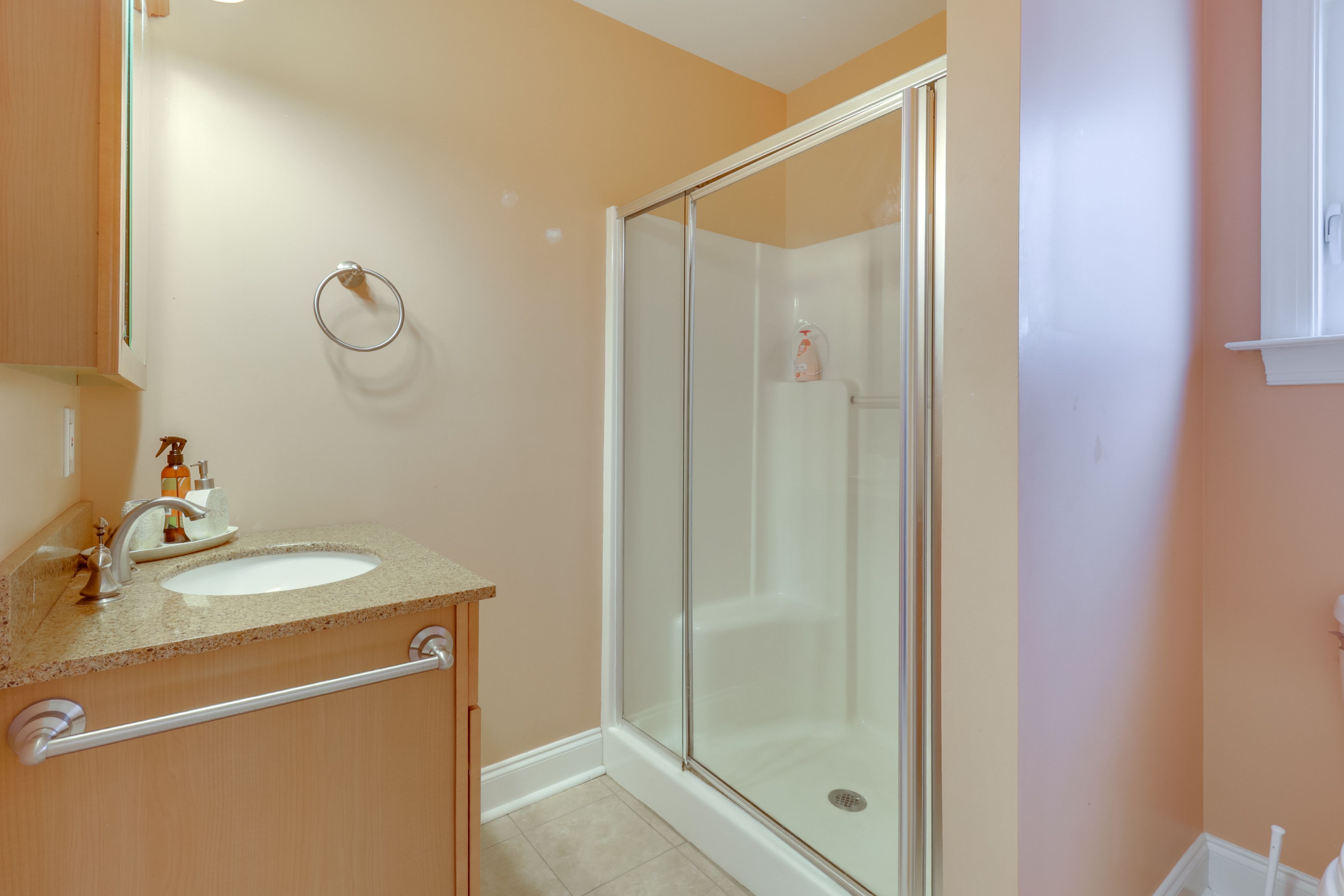 Full Bathroom | Upper Floor