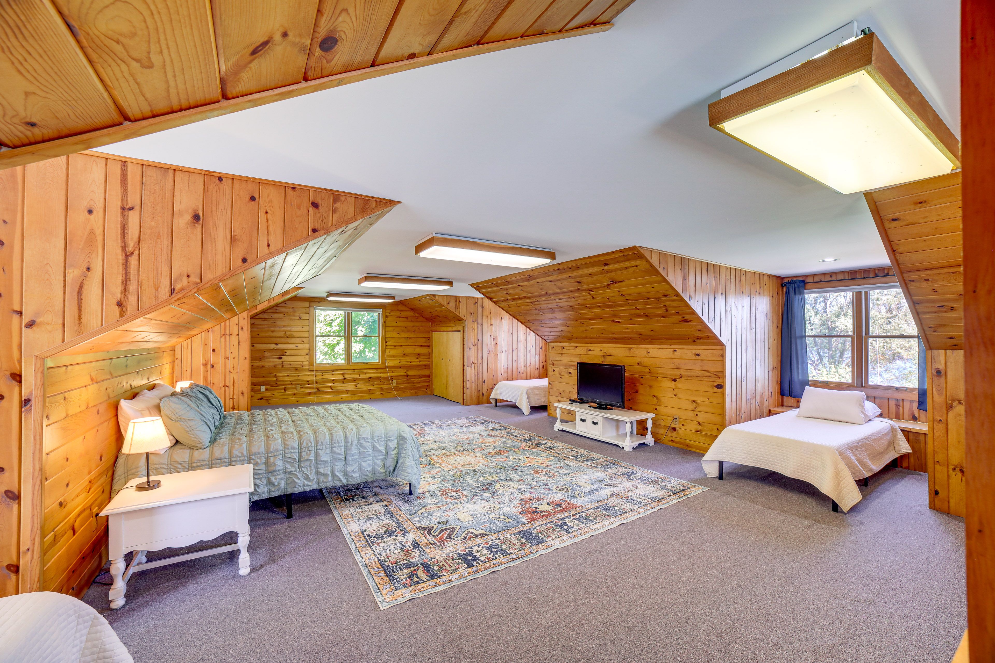 Bedroom 3 | Queen Bed | 4 Twin Beds | Upper Floor