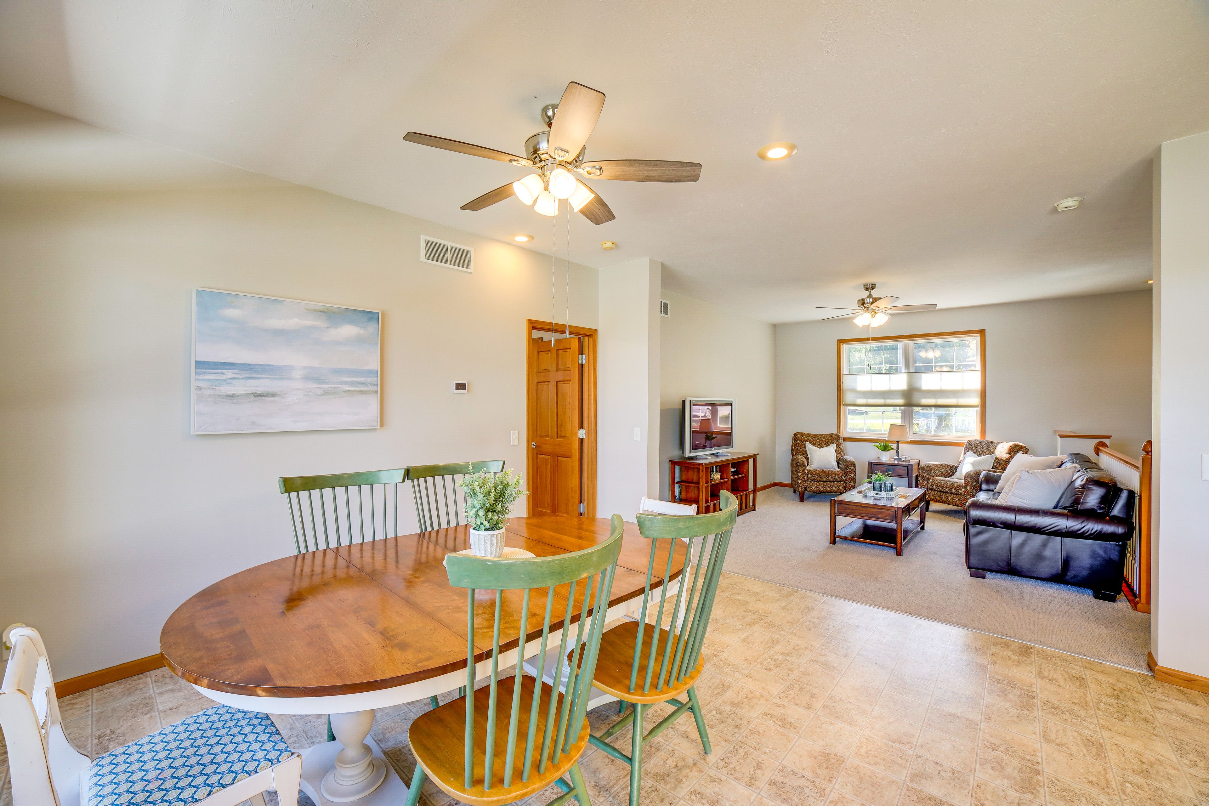 Dining Area | Dishware/Flatware Provided | Main Floor