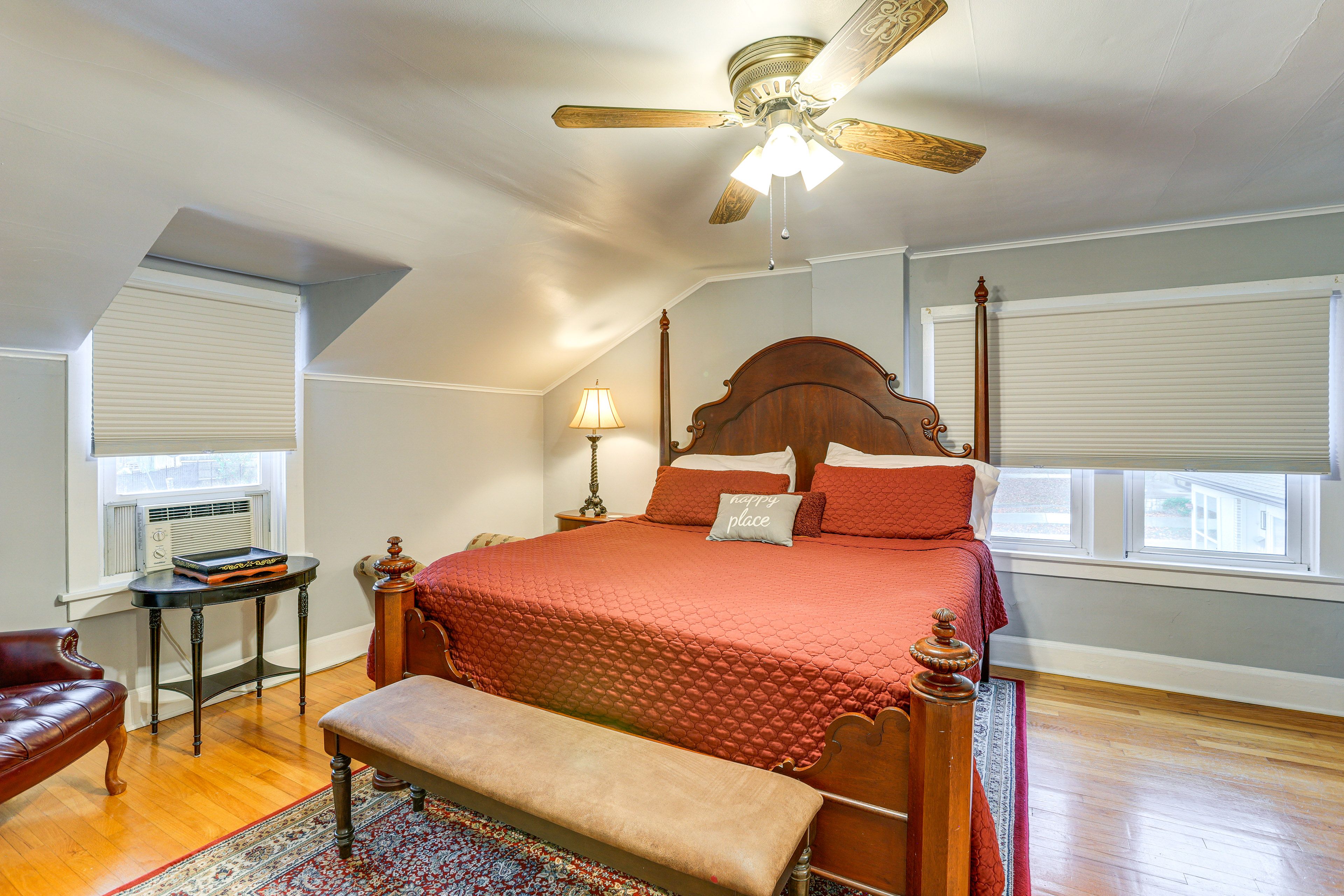 Bedroom 1 | King Bed | 2nd Floor