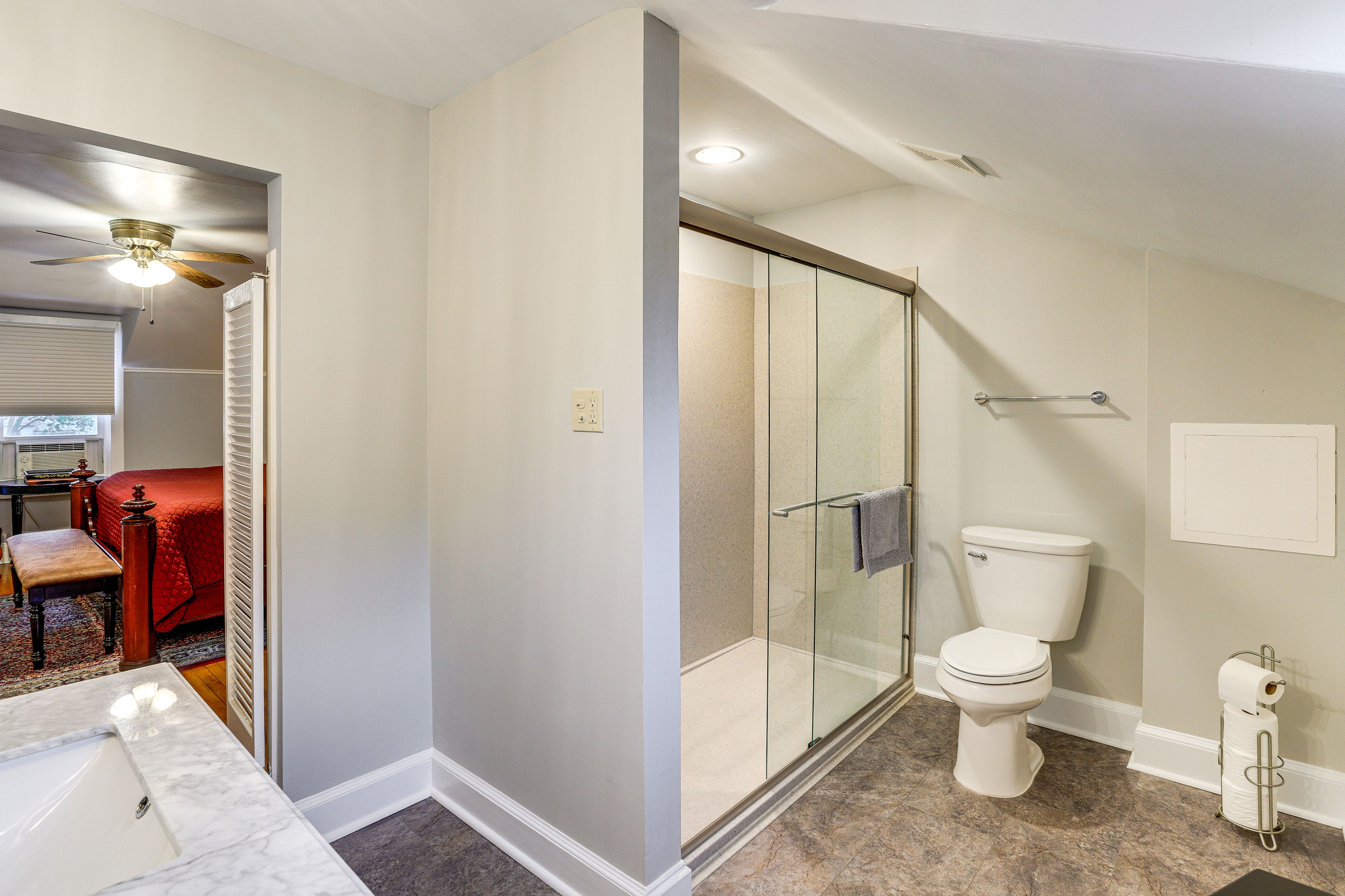 En-Suite Bathroom | 2nd Floor