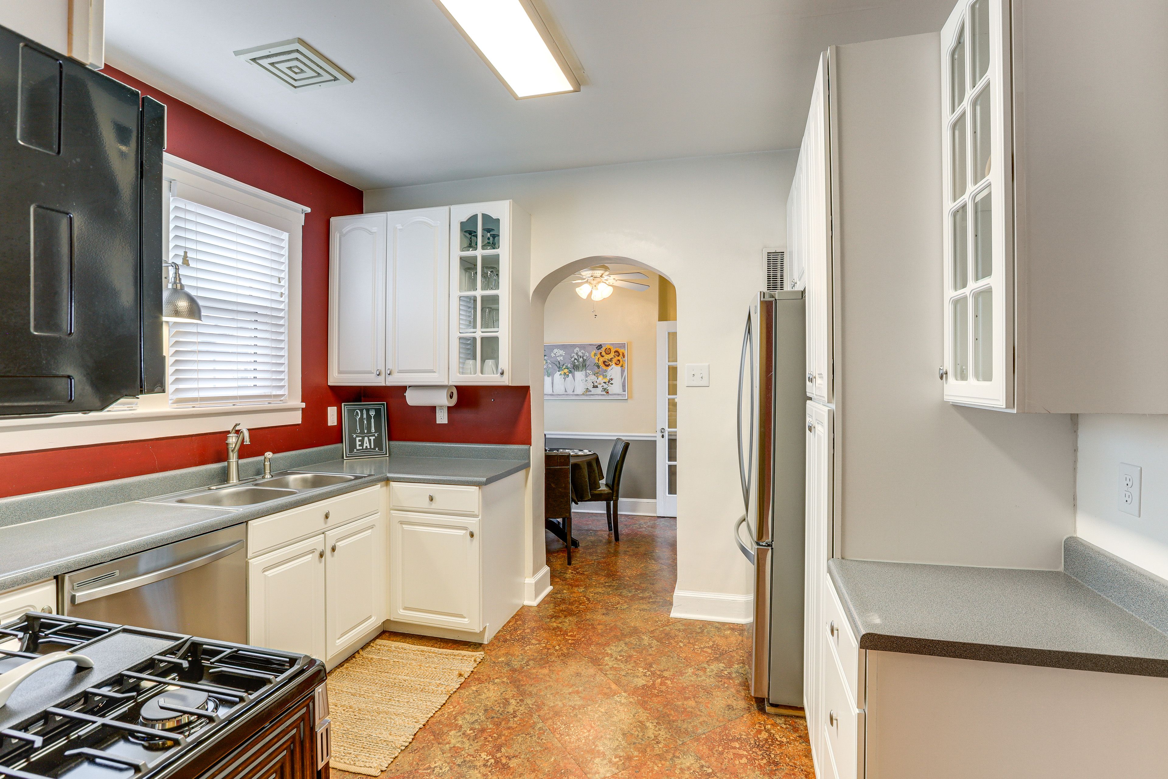 Kitchen | Blender | Toaster | Spices | 1st Floor