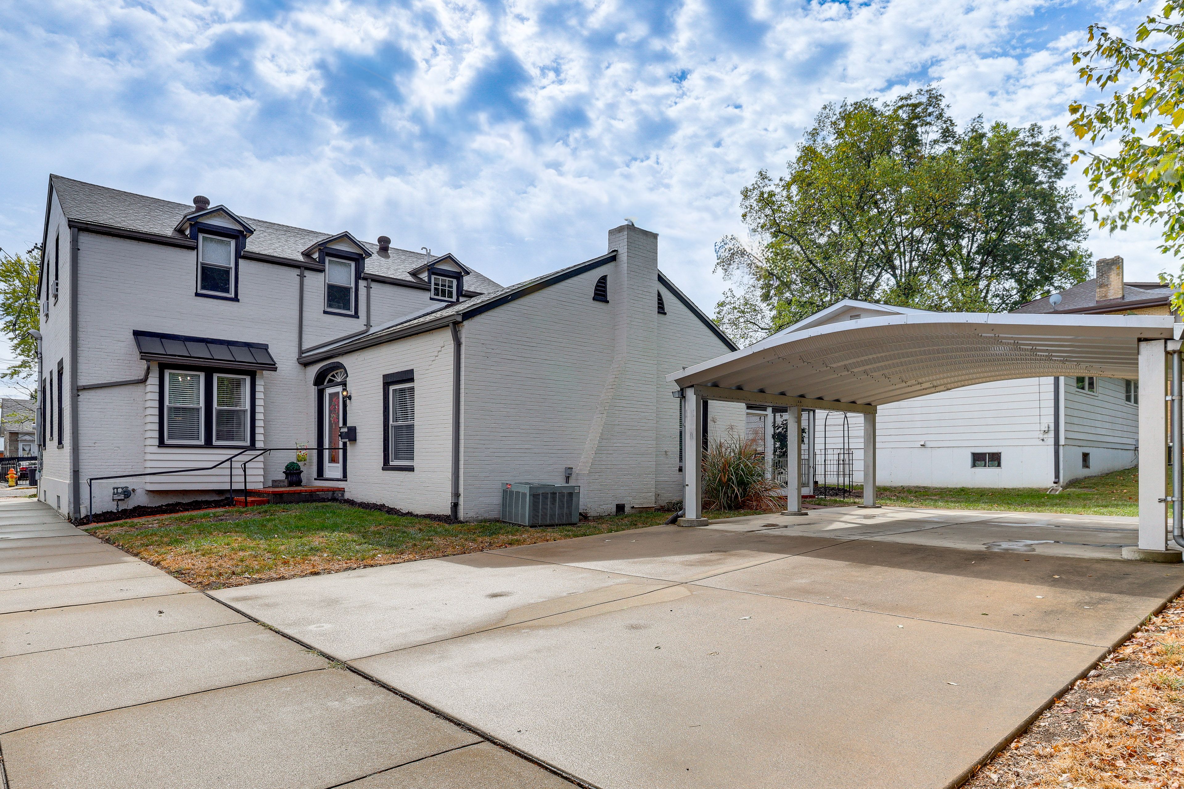 Parking | Carport (1 Vehicle) | Driveway (1 Vehicle)