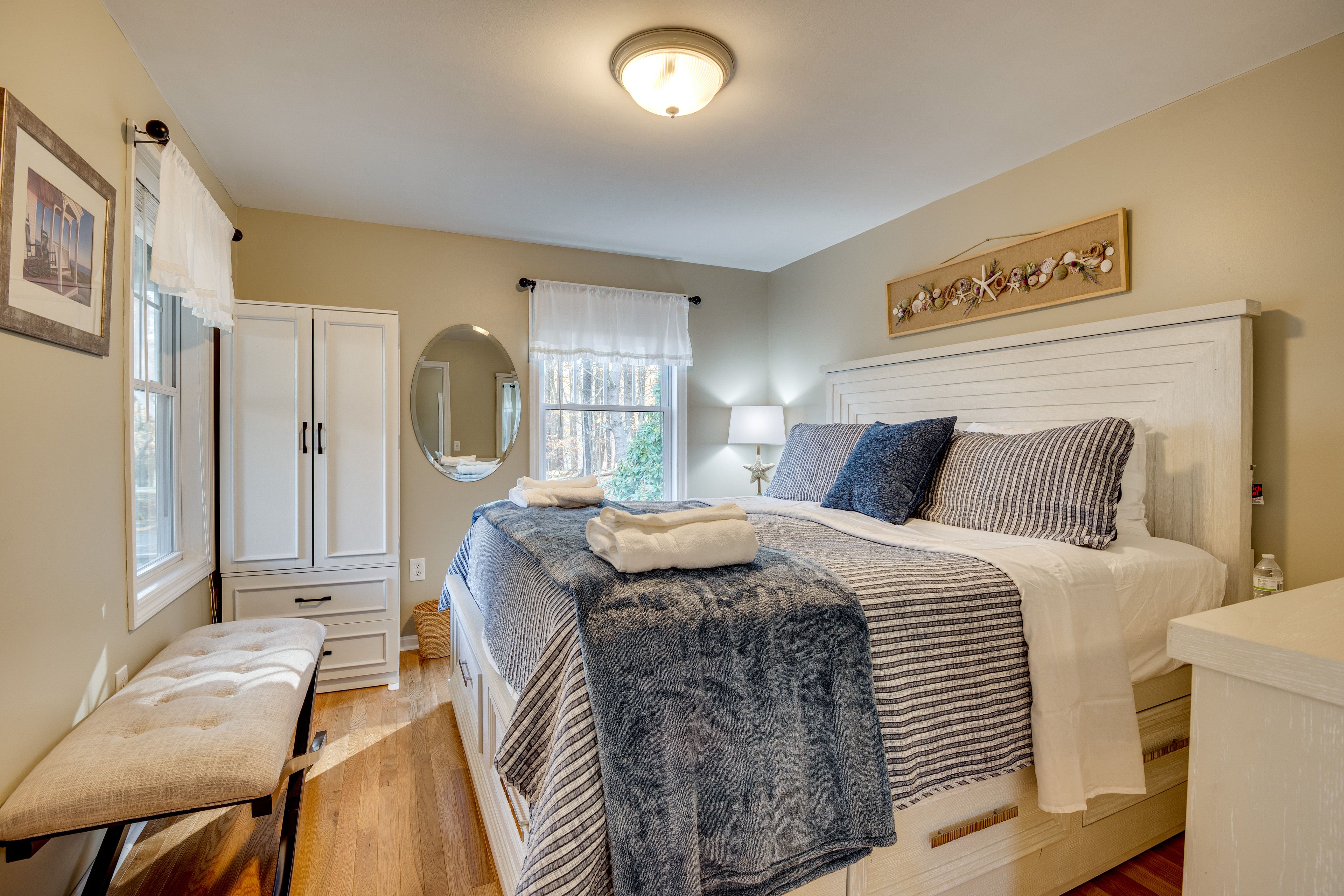 Bedroom 1 | King Bed | Linens Provided