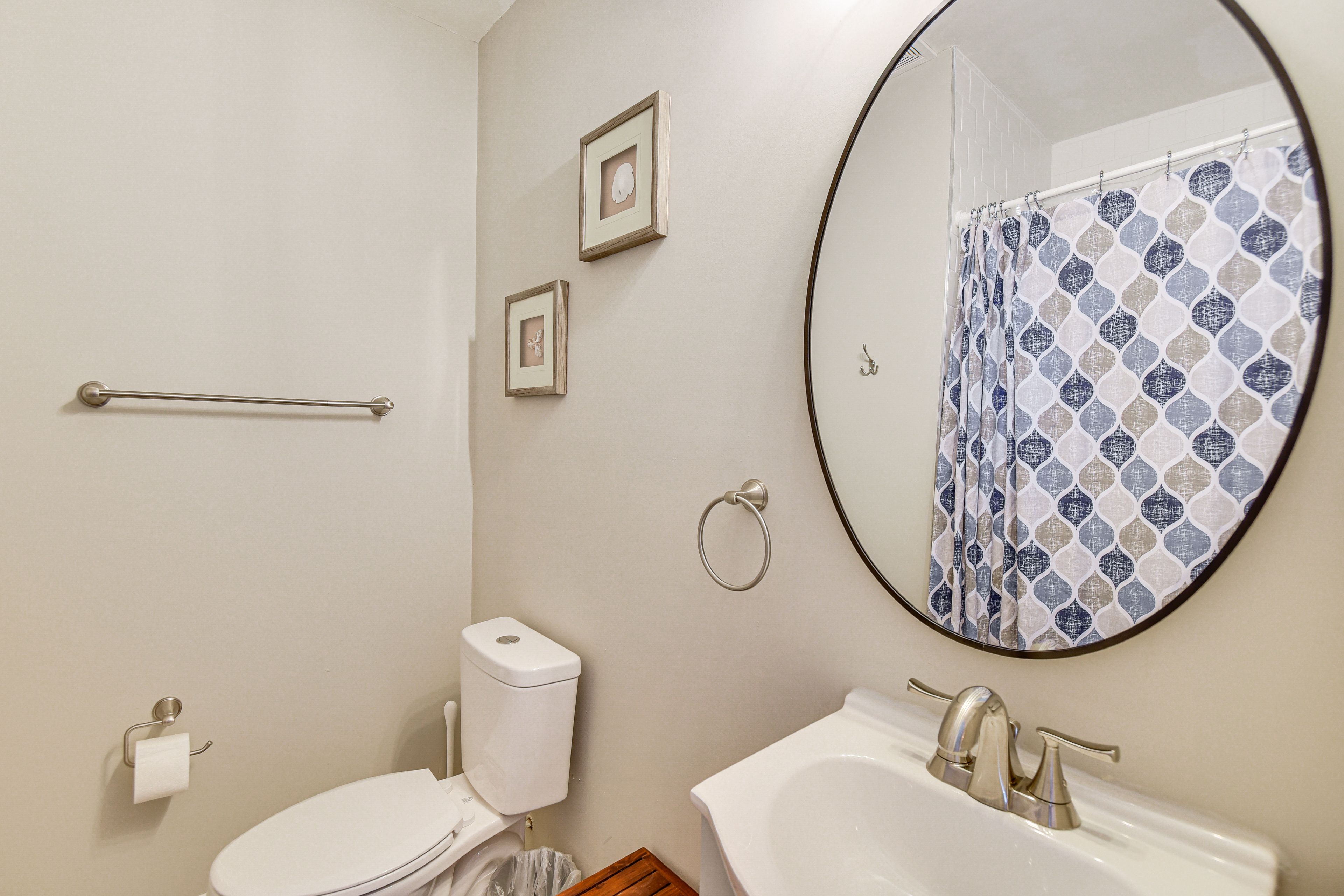 En-Suite Bathroom | Upper Level
