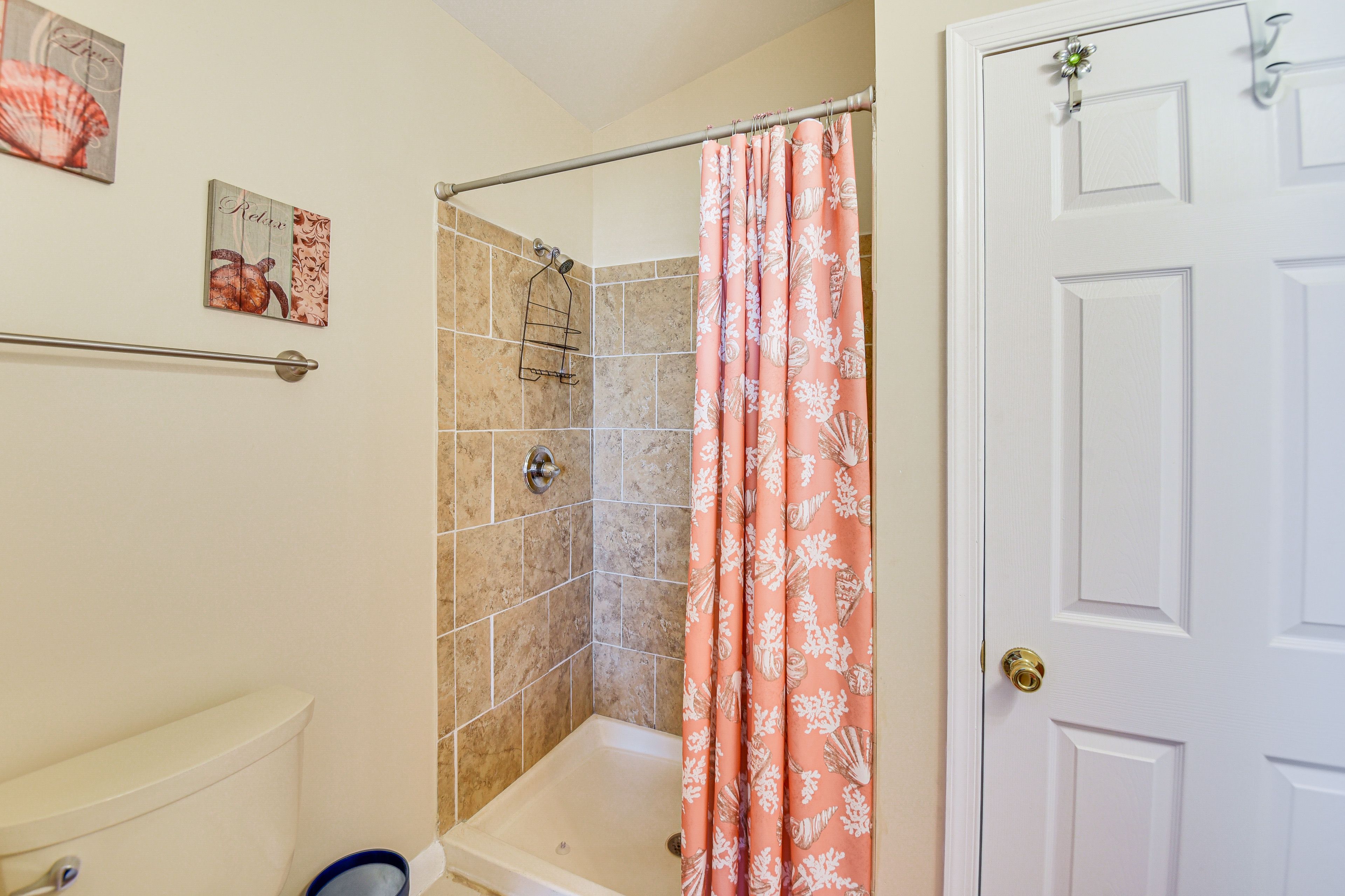 En-Suite Bathroom | Upper Level