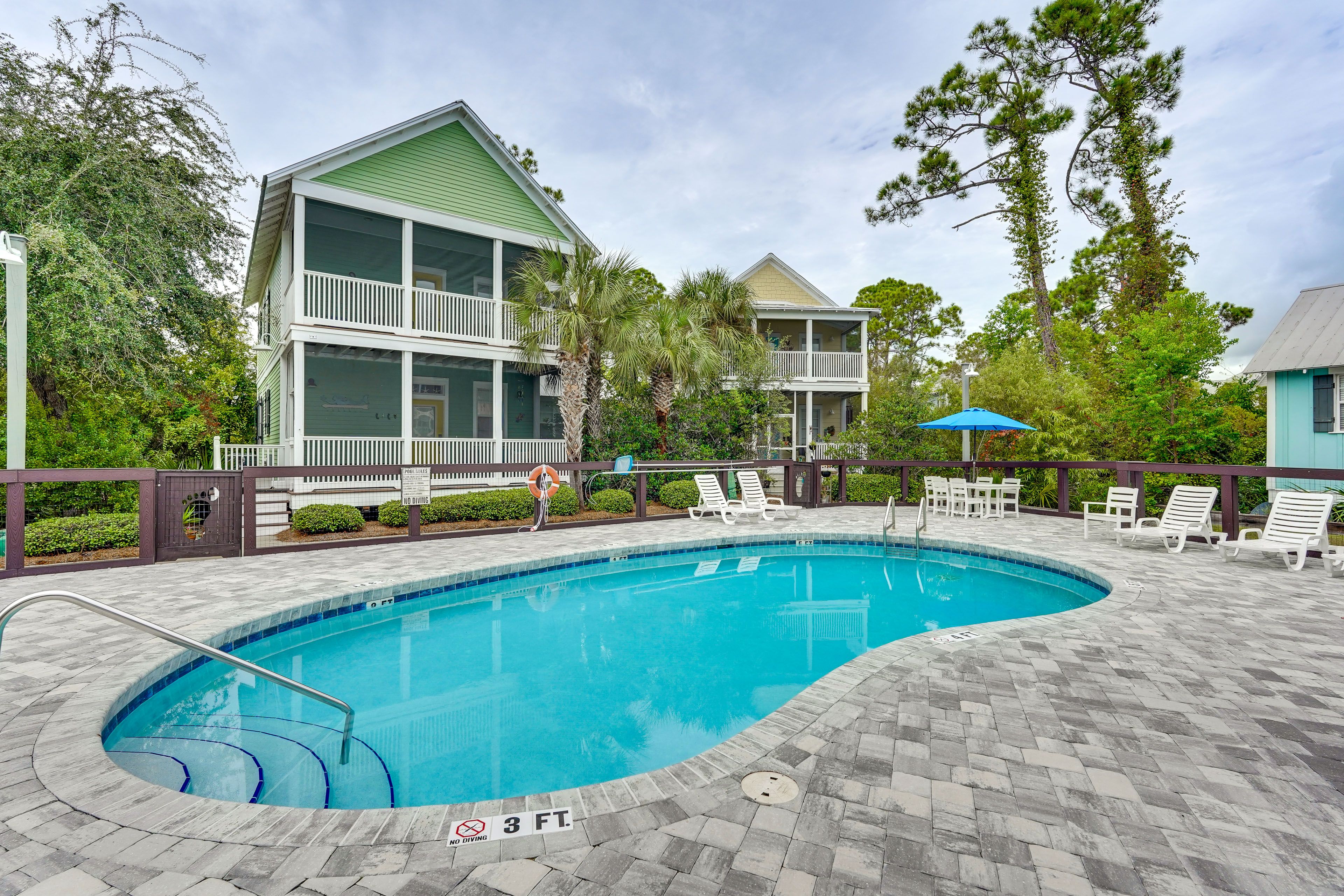 Barefoot Cottages | Community Pool Area