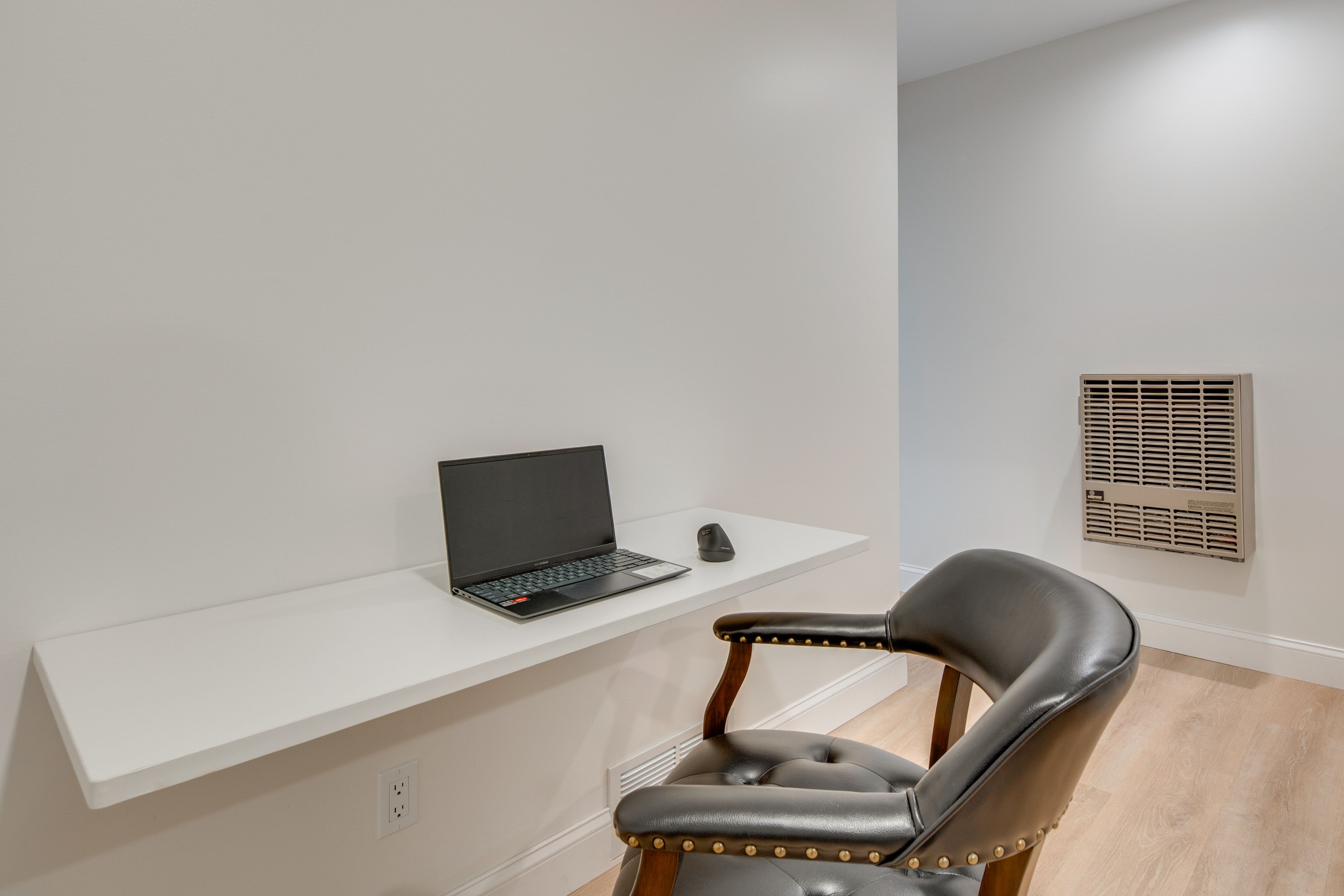 Hallway | Main Floor