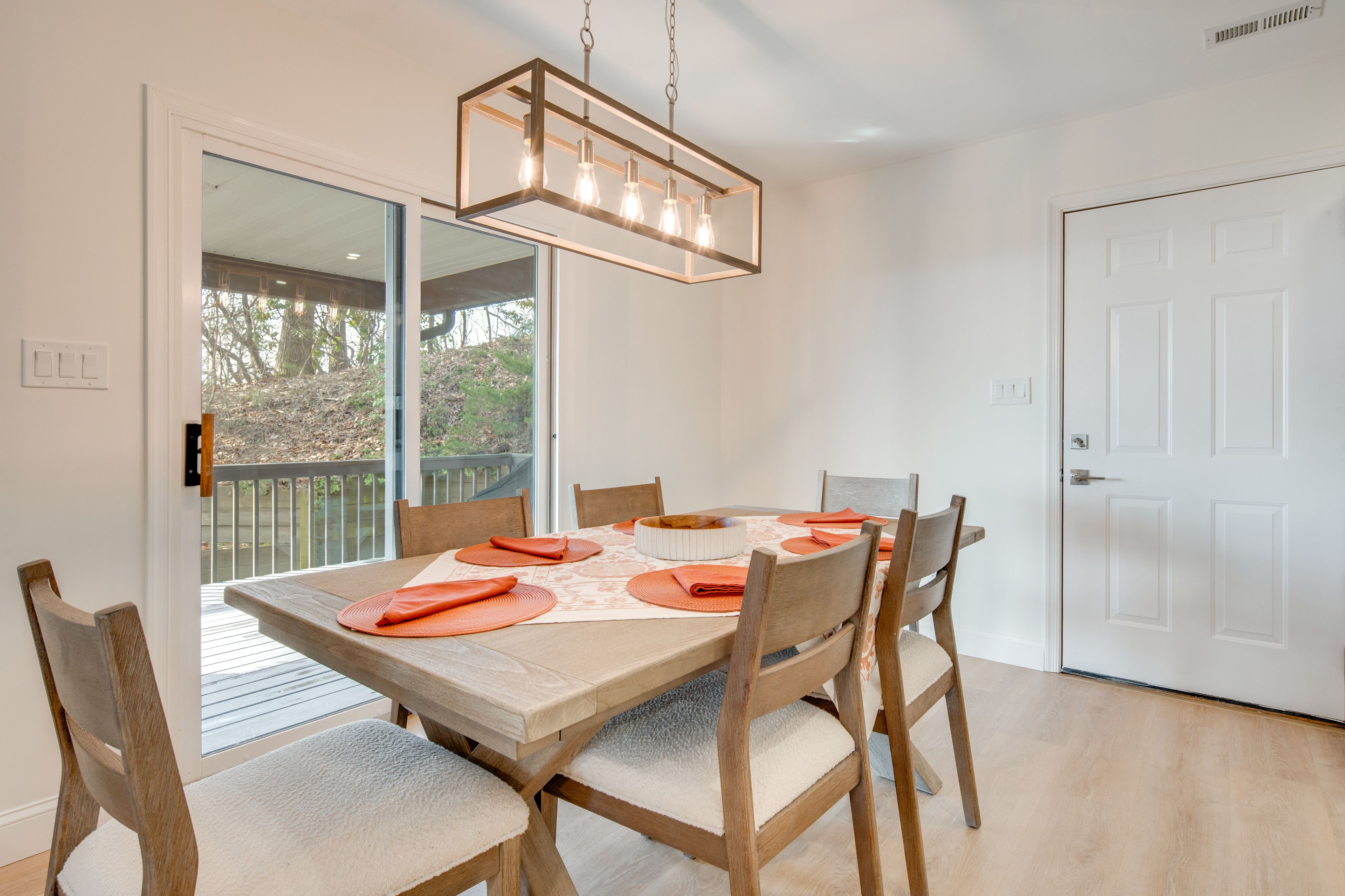 Dining Area | Main Floor