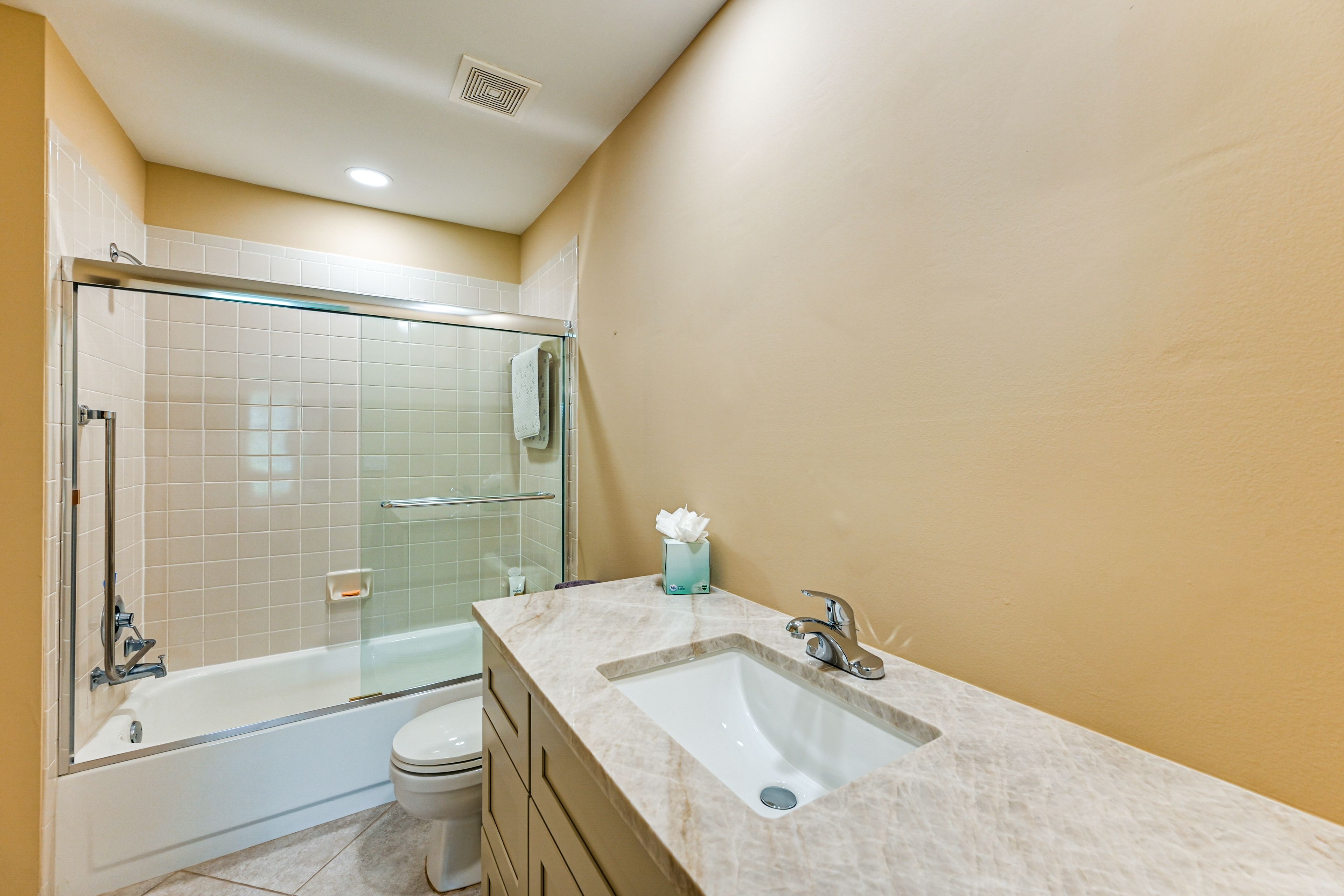 Bathroom | Towels Provided