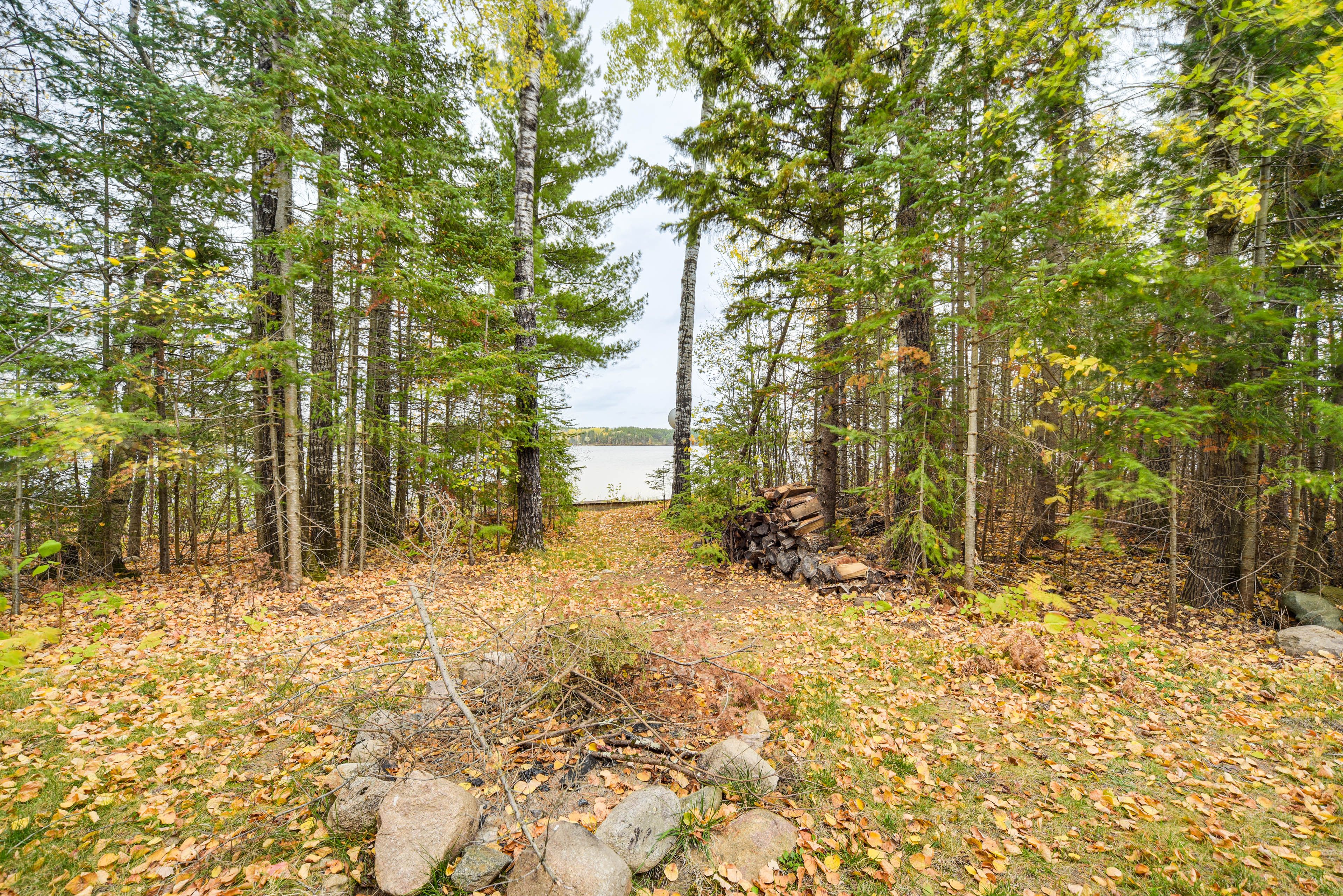 Private Yard | 2 Wood-Burning Fire Pits