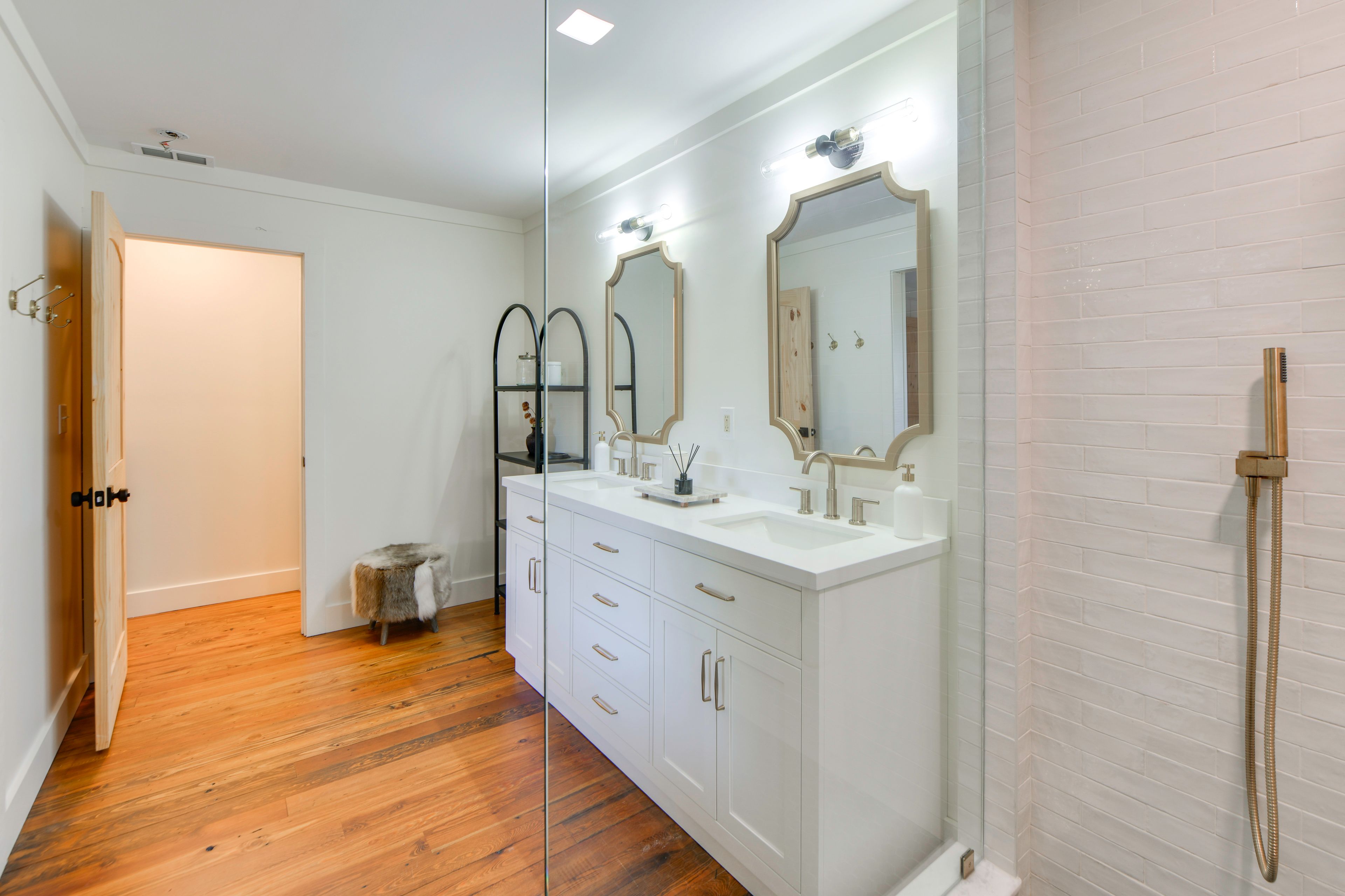 Full Bathroom | Main Level