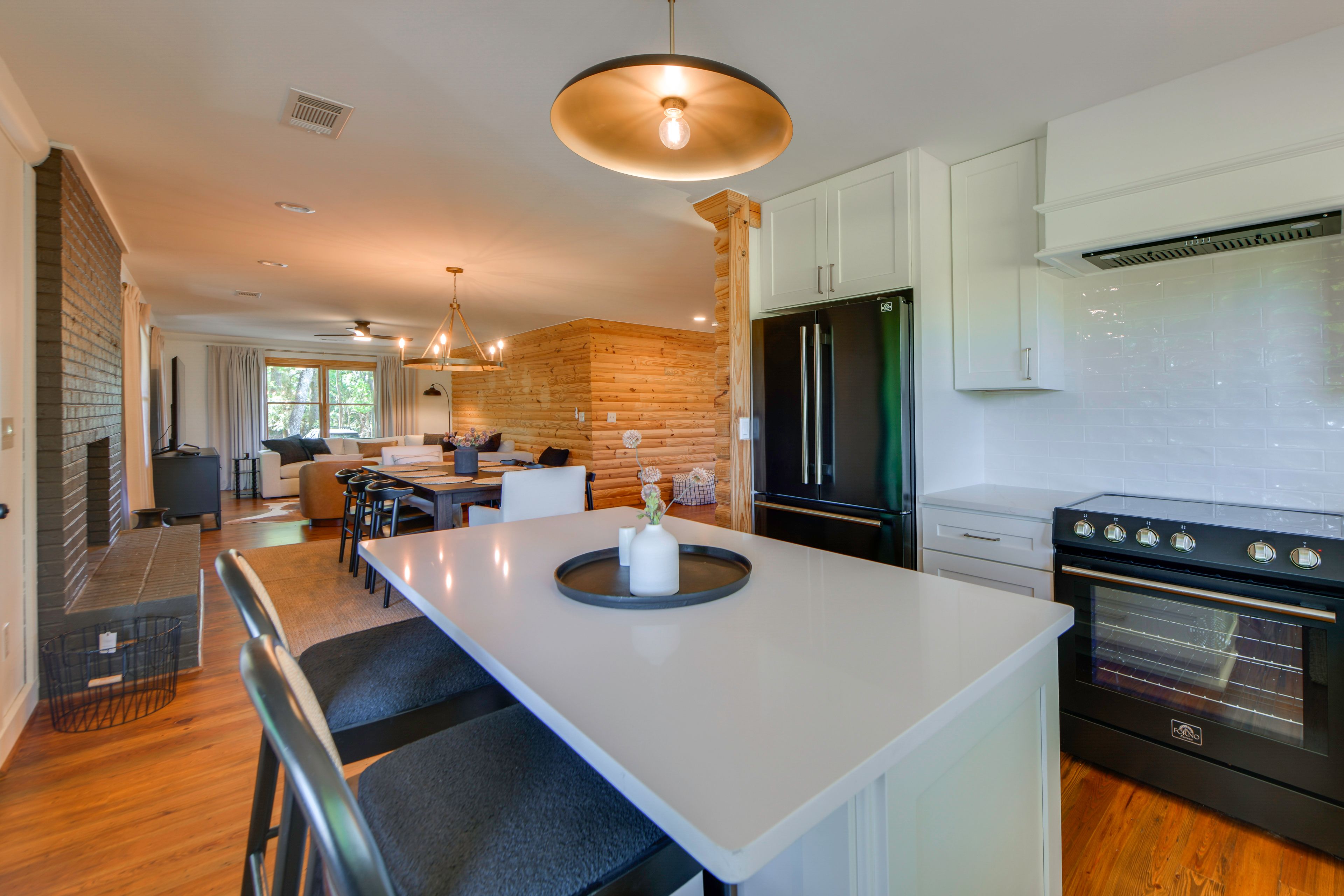 Kitchen | Main Level