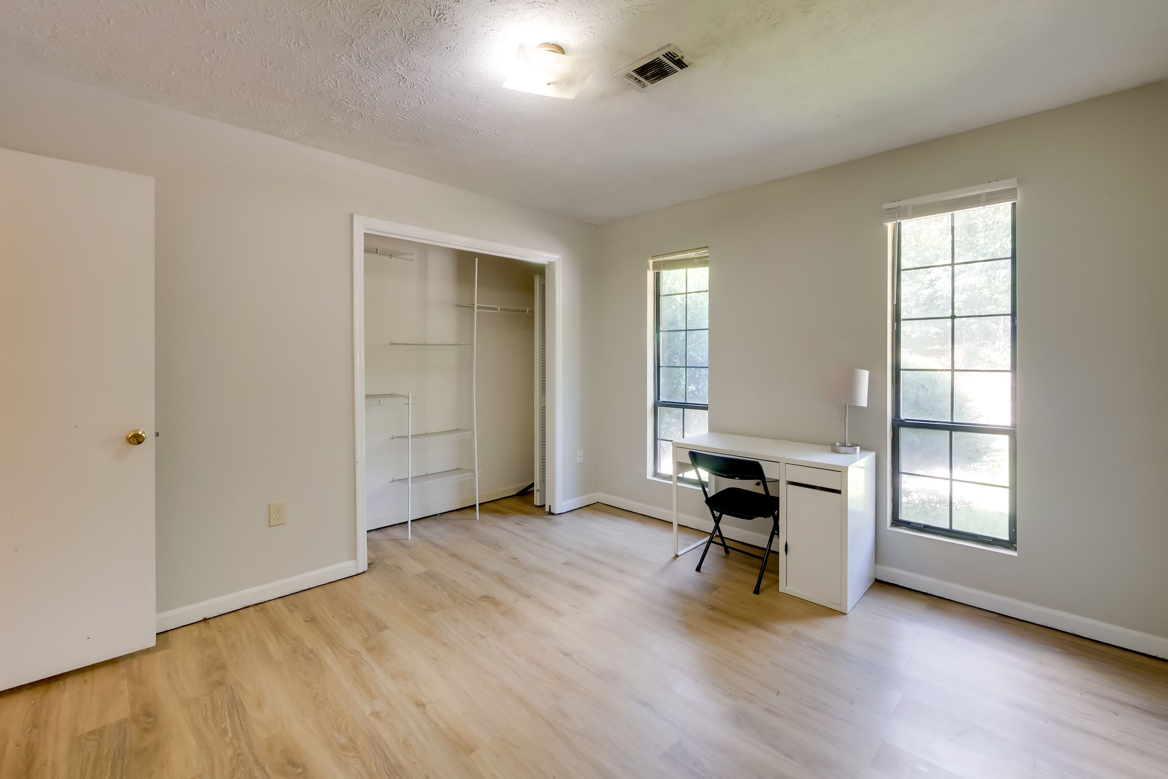 Home Office | Free WiFi