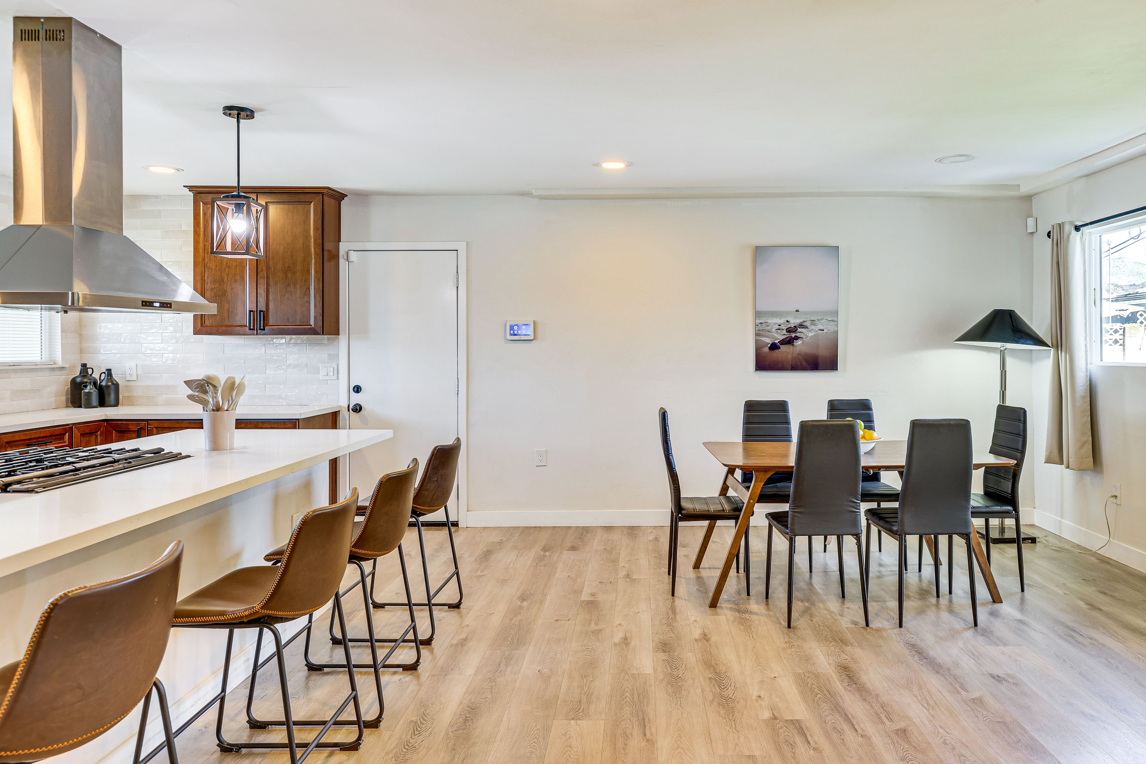 Dining Area | Dishware/Flatware