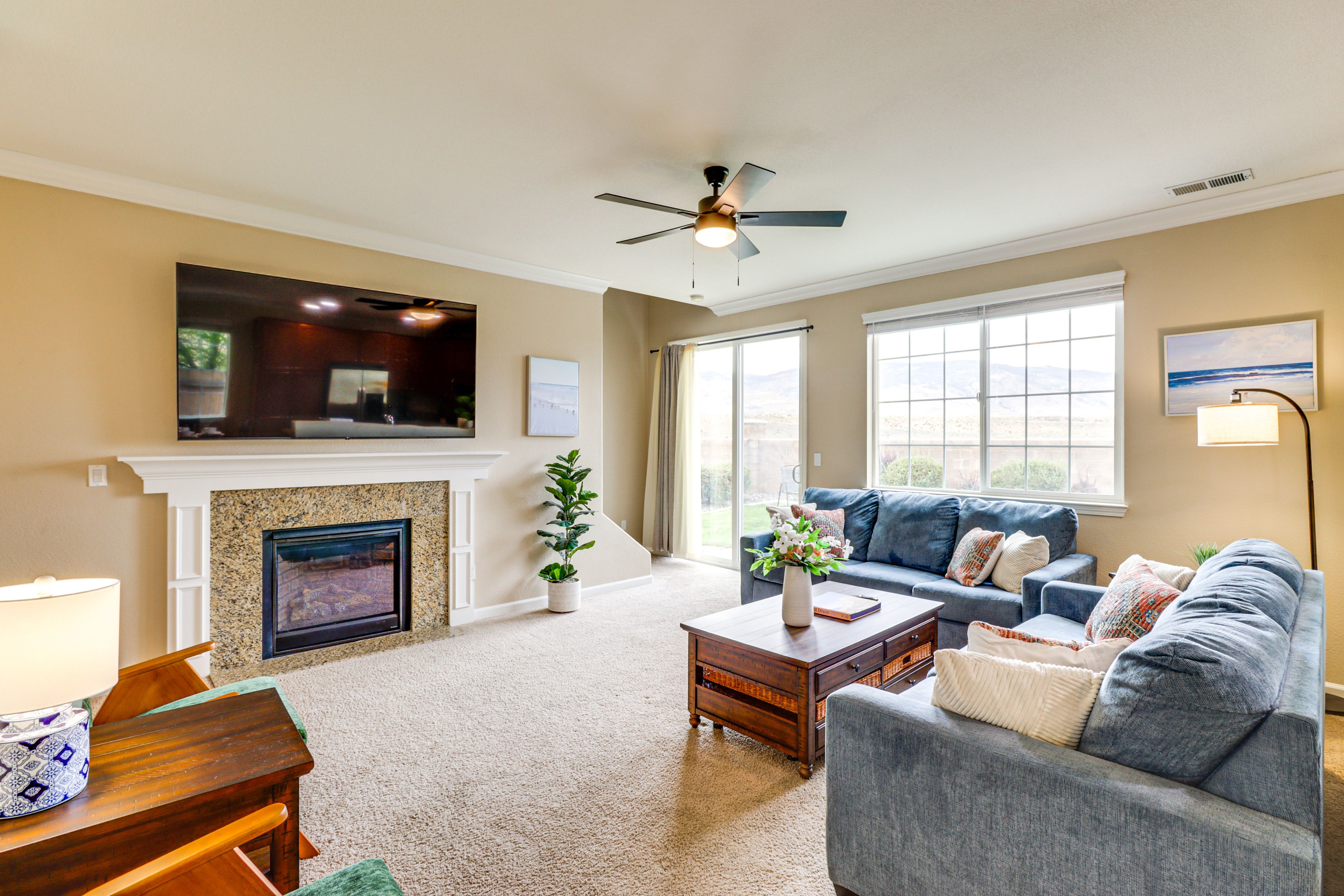 Living Room | Queen Sleeper Sofa | Free WiFi | Central A/C | 1st Floor