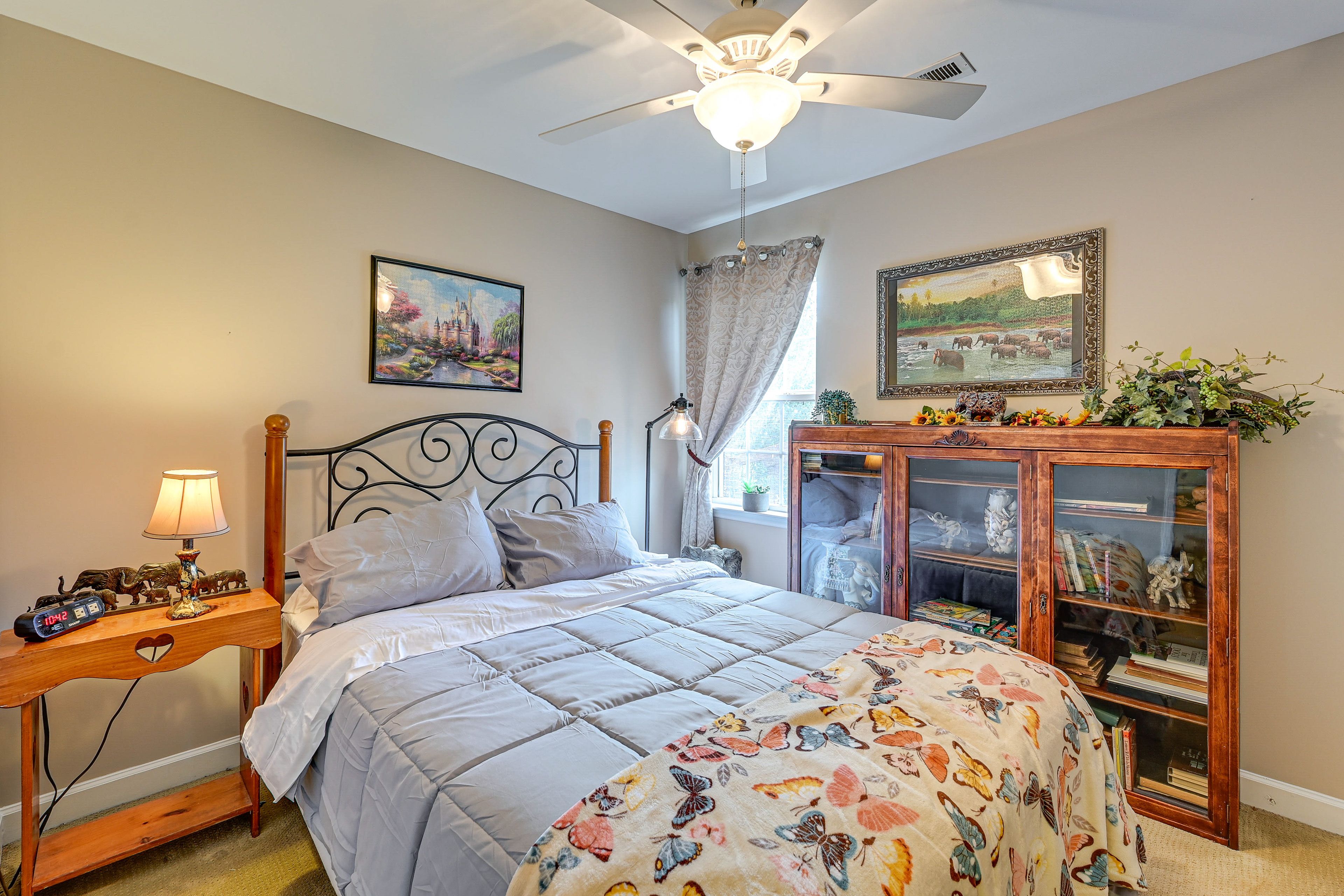 Bedroom 2 | Queen Bed