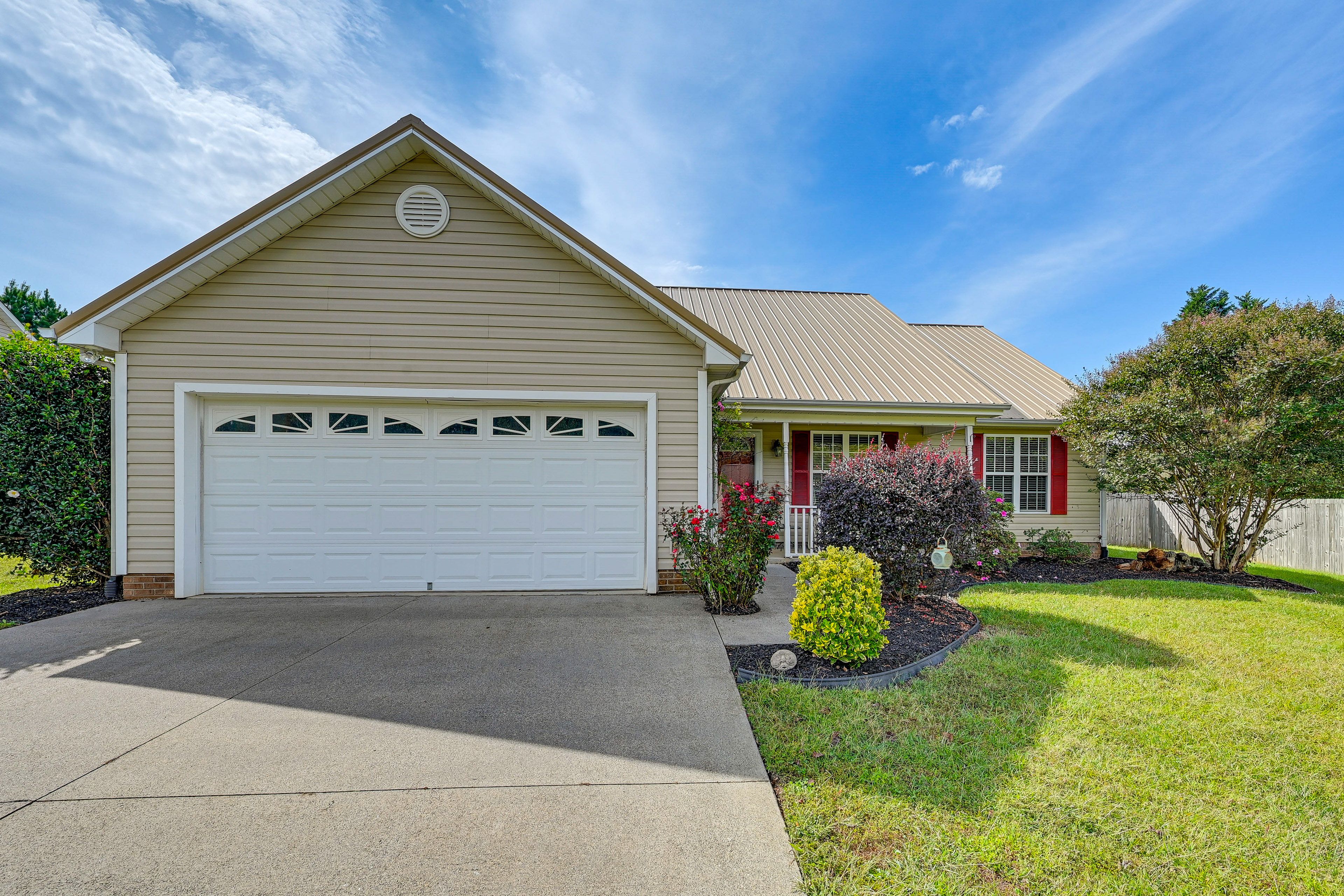 Exterior | Parking | Driveway (2 Vehicles)