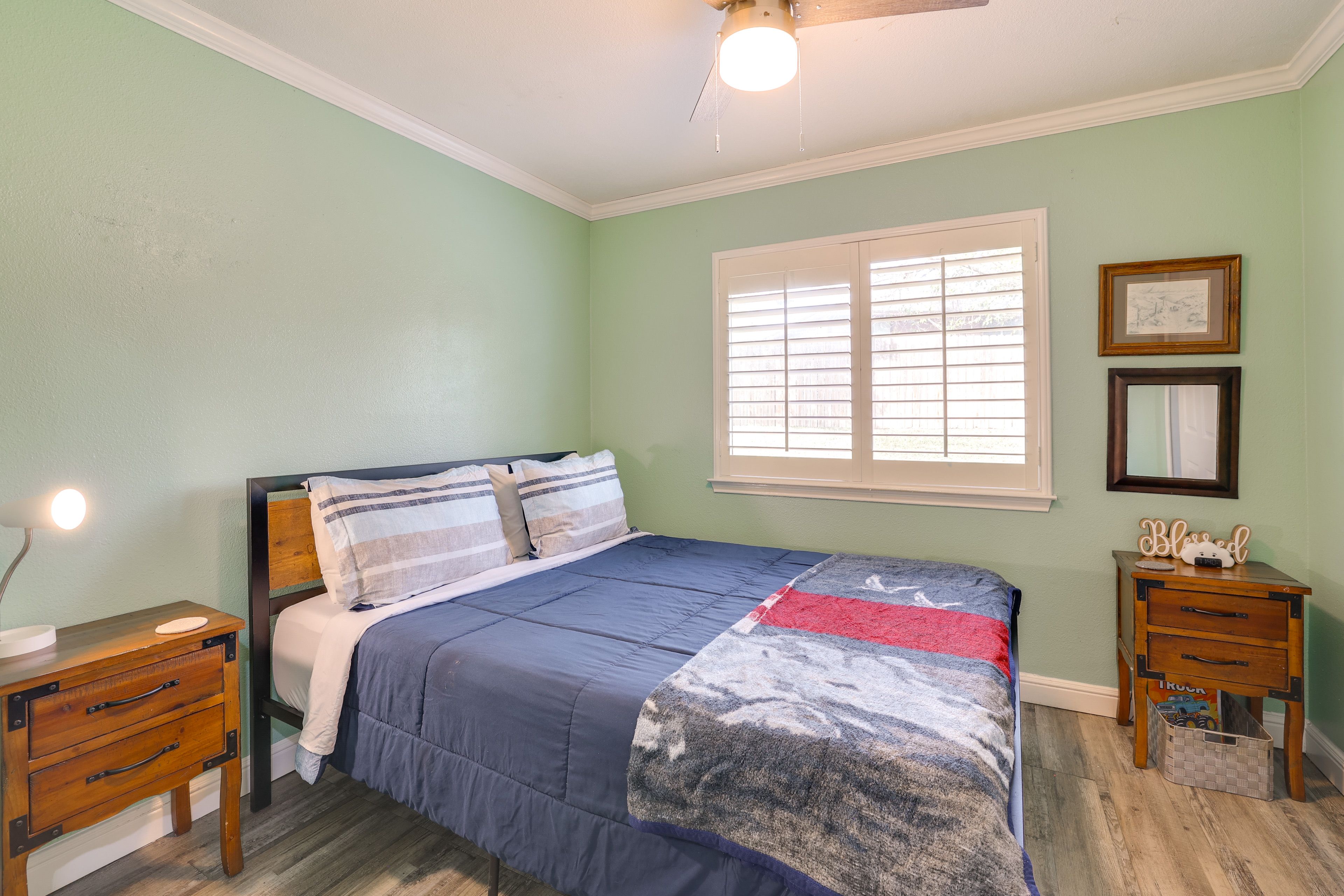 Bedroom 2 | Queen Bed