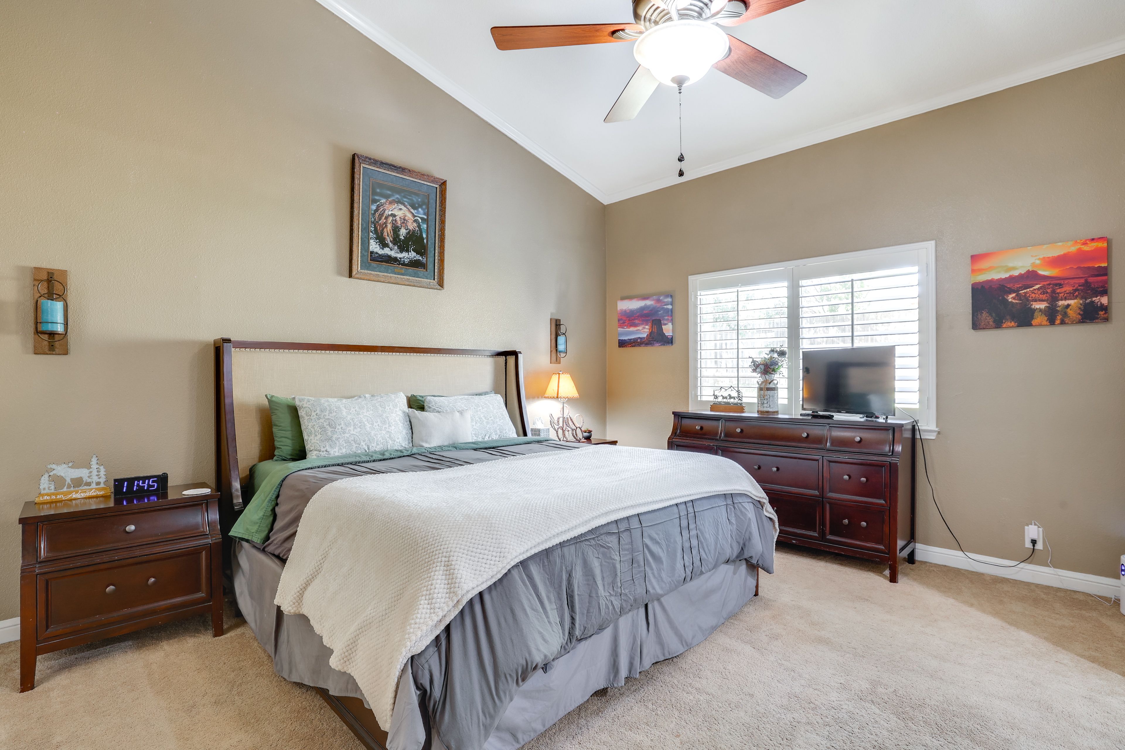 Bedroom 1 | King Bed