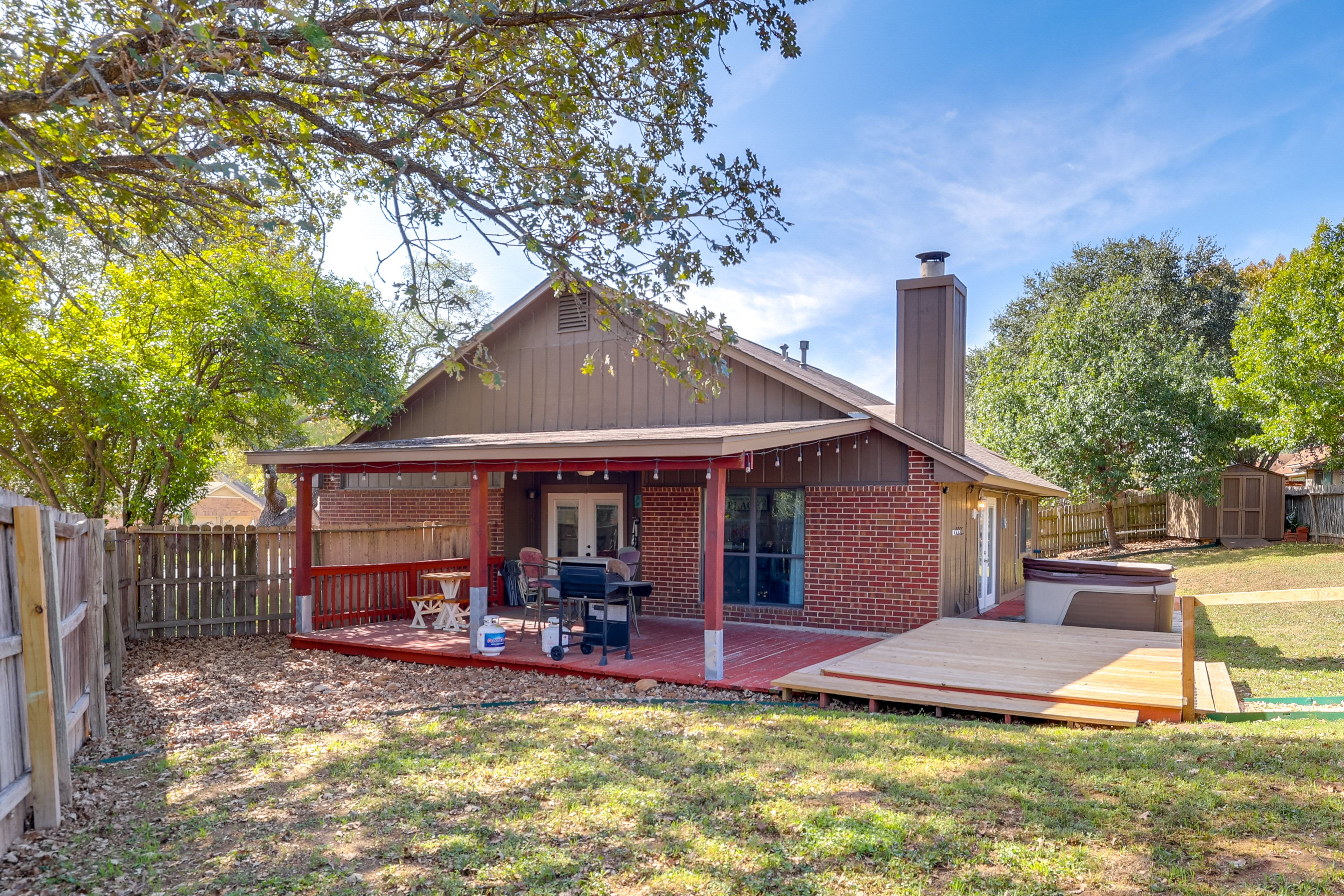 Live Oak Vacation Rental | 3BR | 2BA | Steps Required | 1,500 Sq Ft