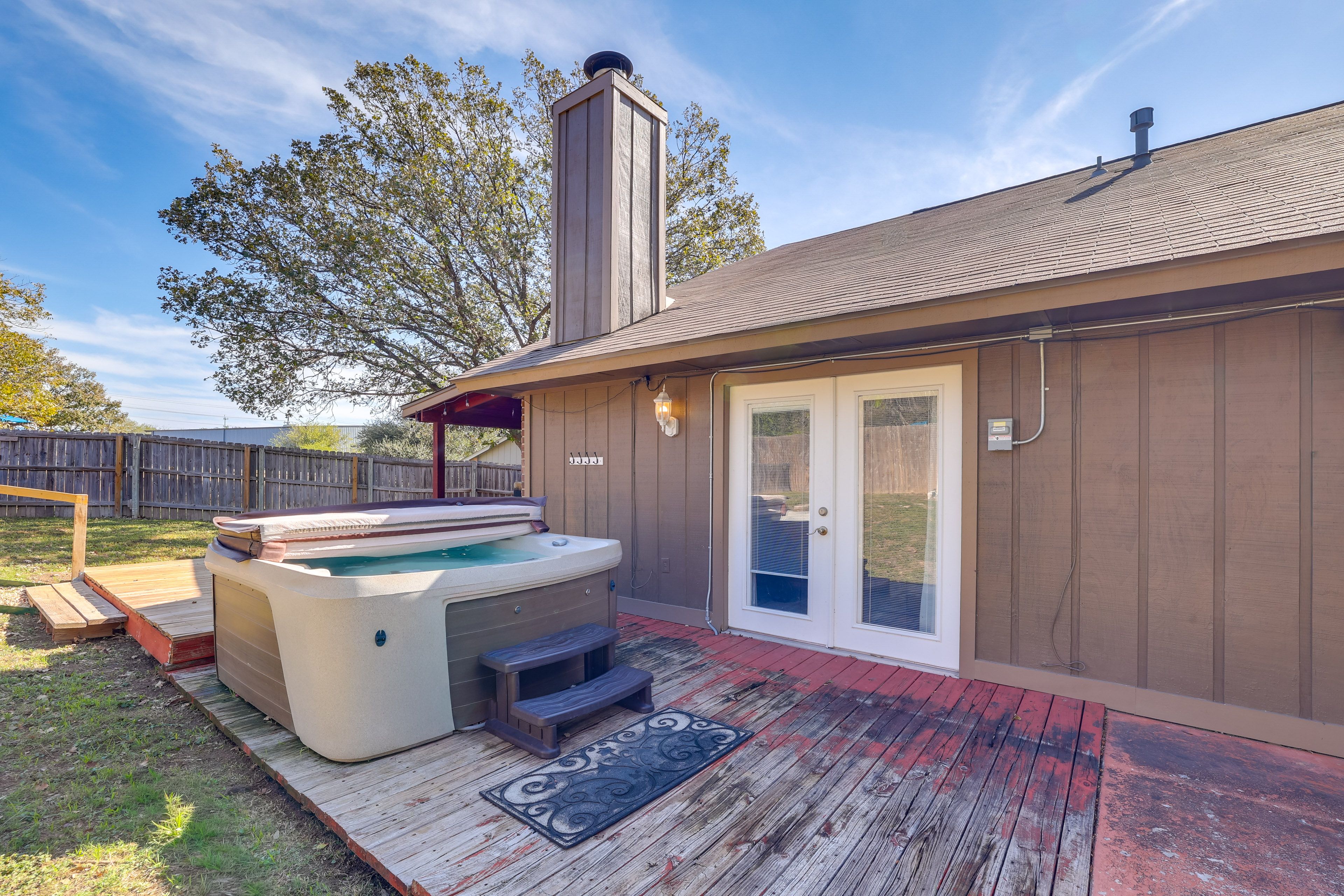 Private Hot Tub | Deck