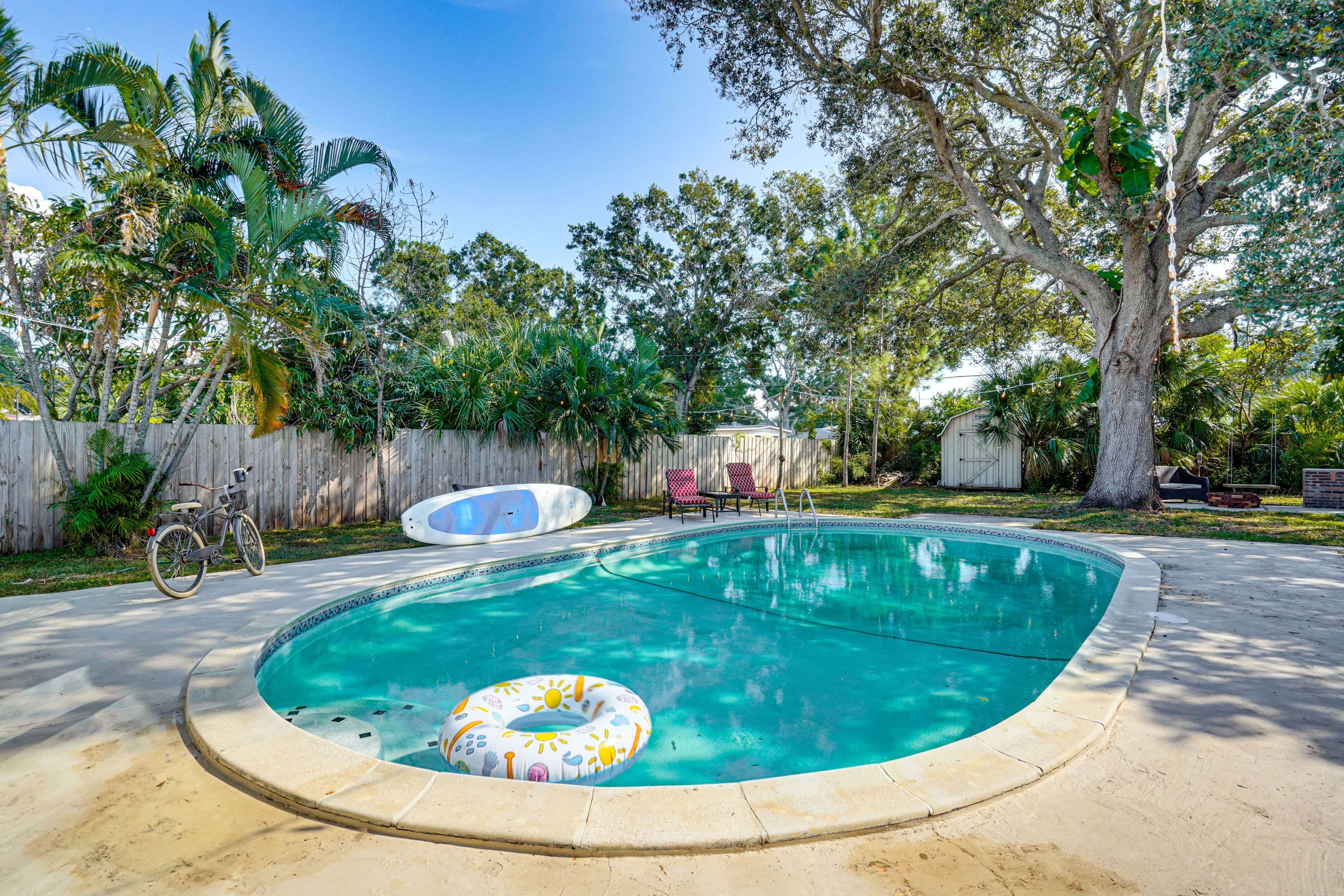 Pool | Yard | Bicycle & SUP