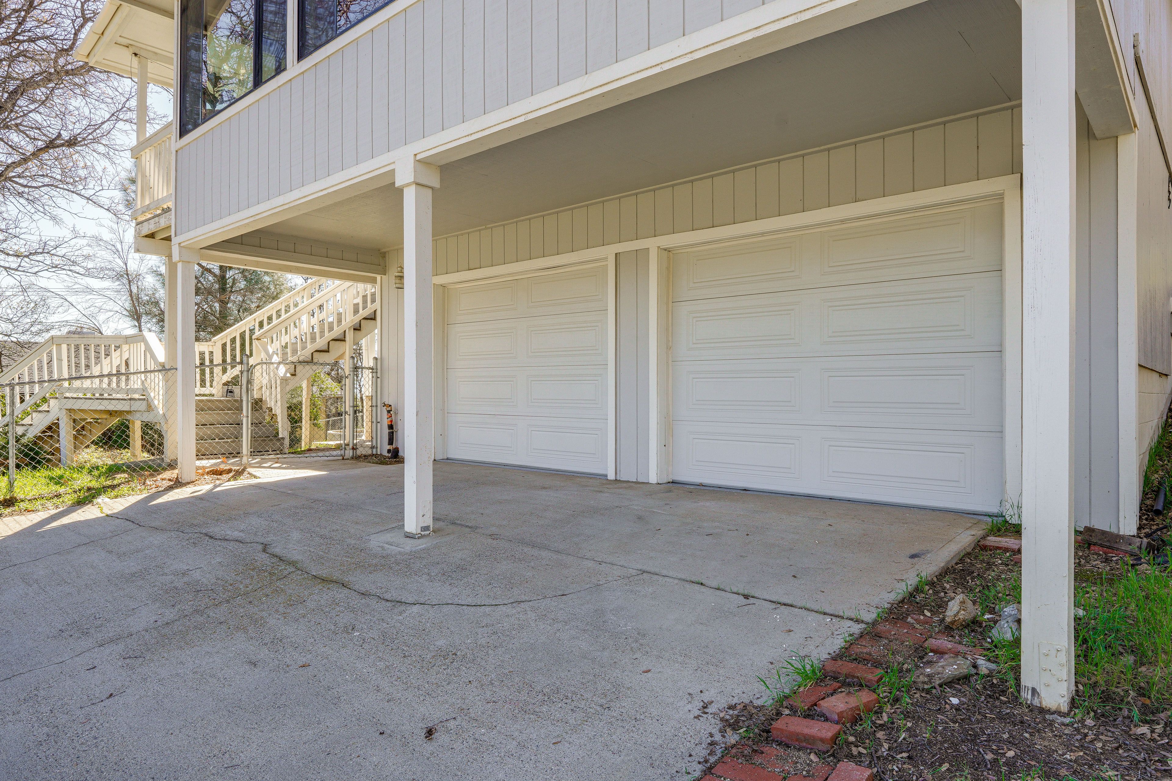 Parking | Driveway (3 Vehicles)