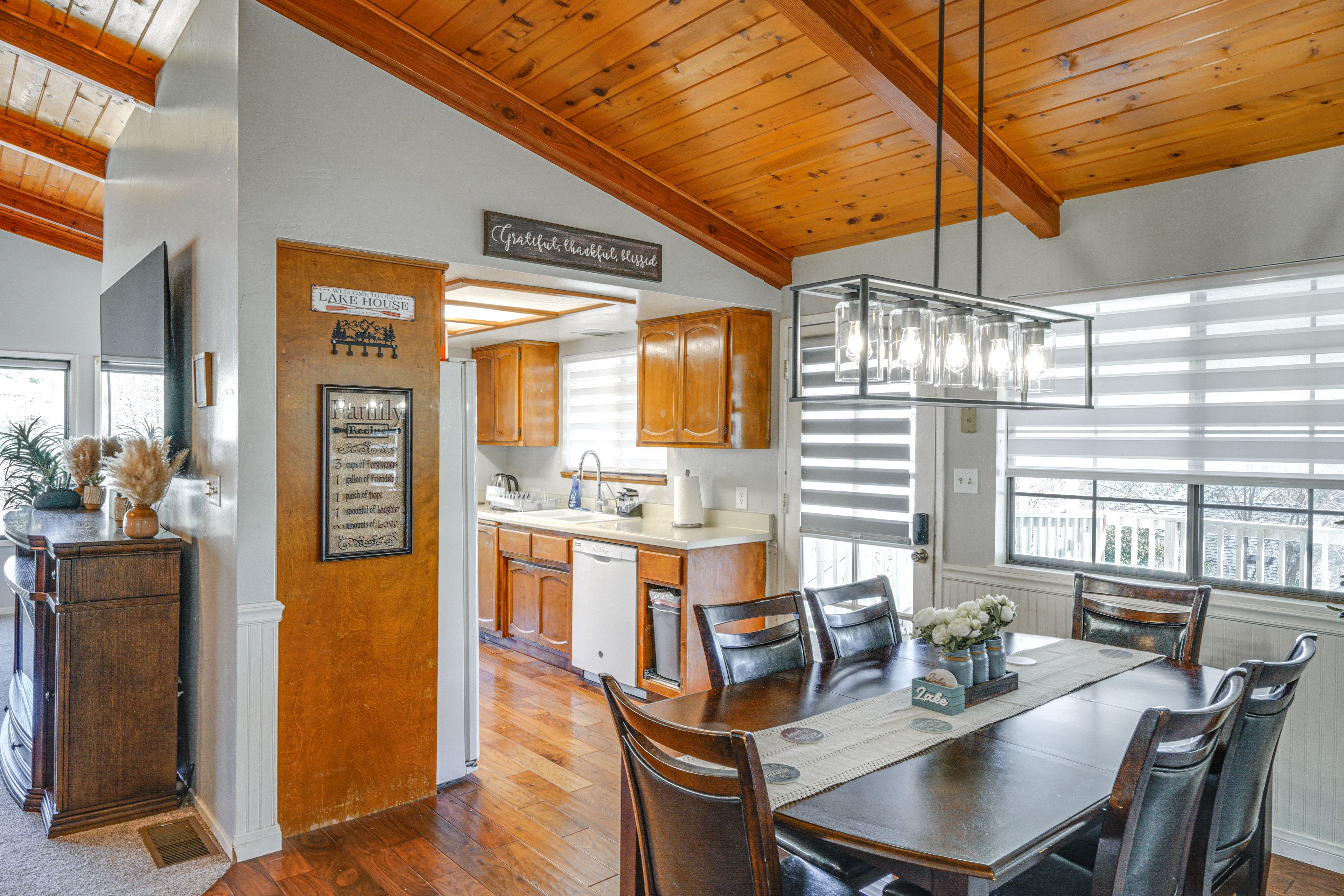 Dining Area | Main Level