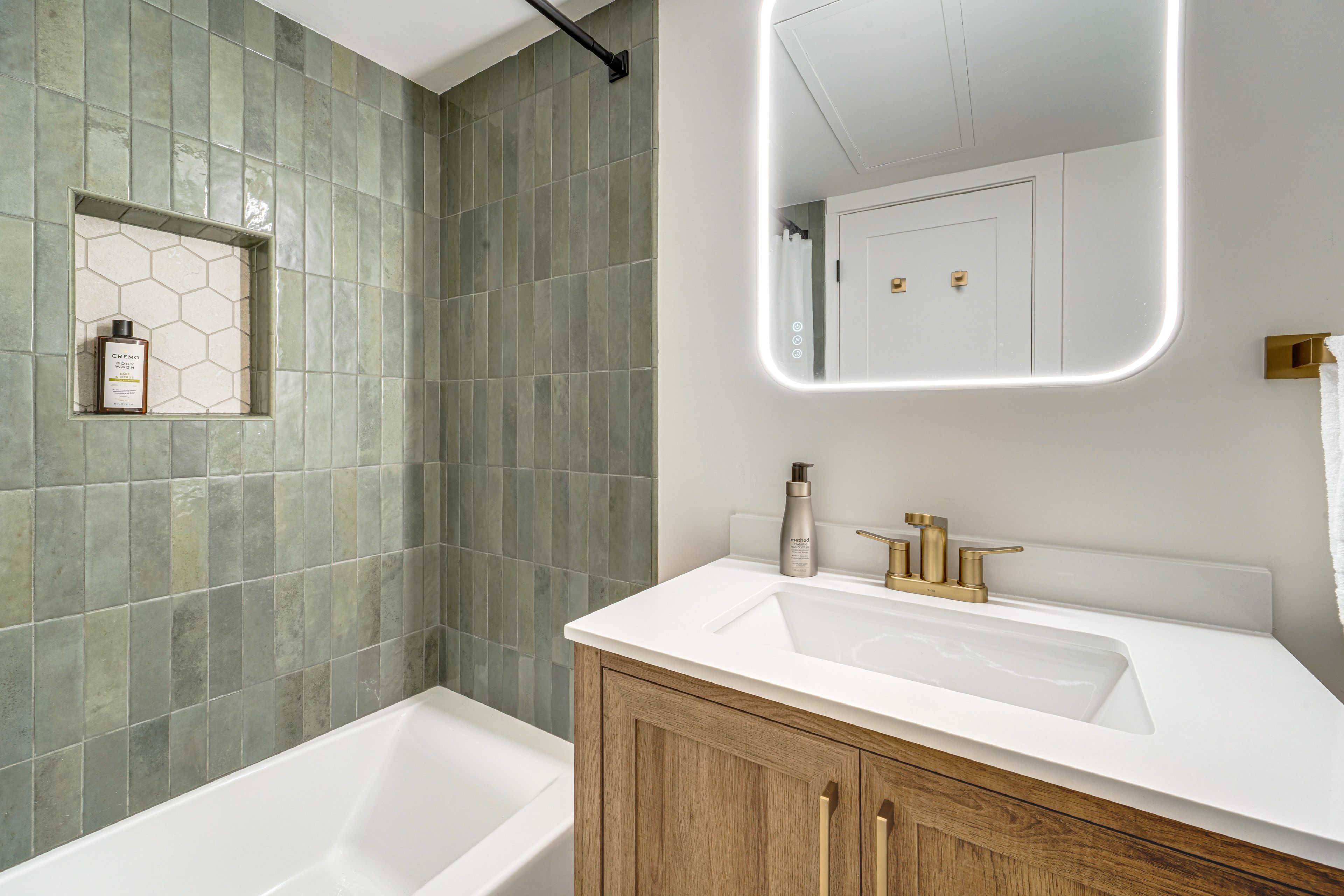 Full Bathroom
