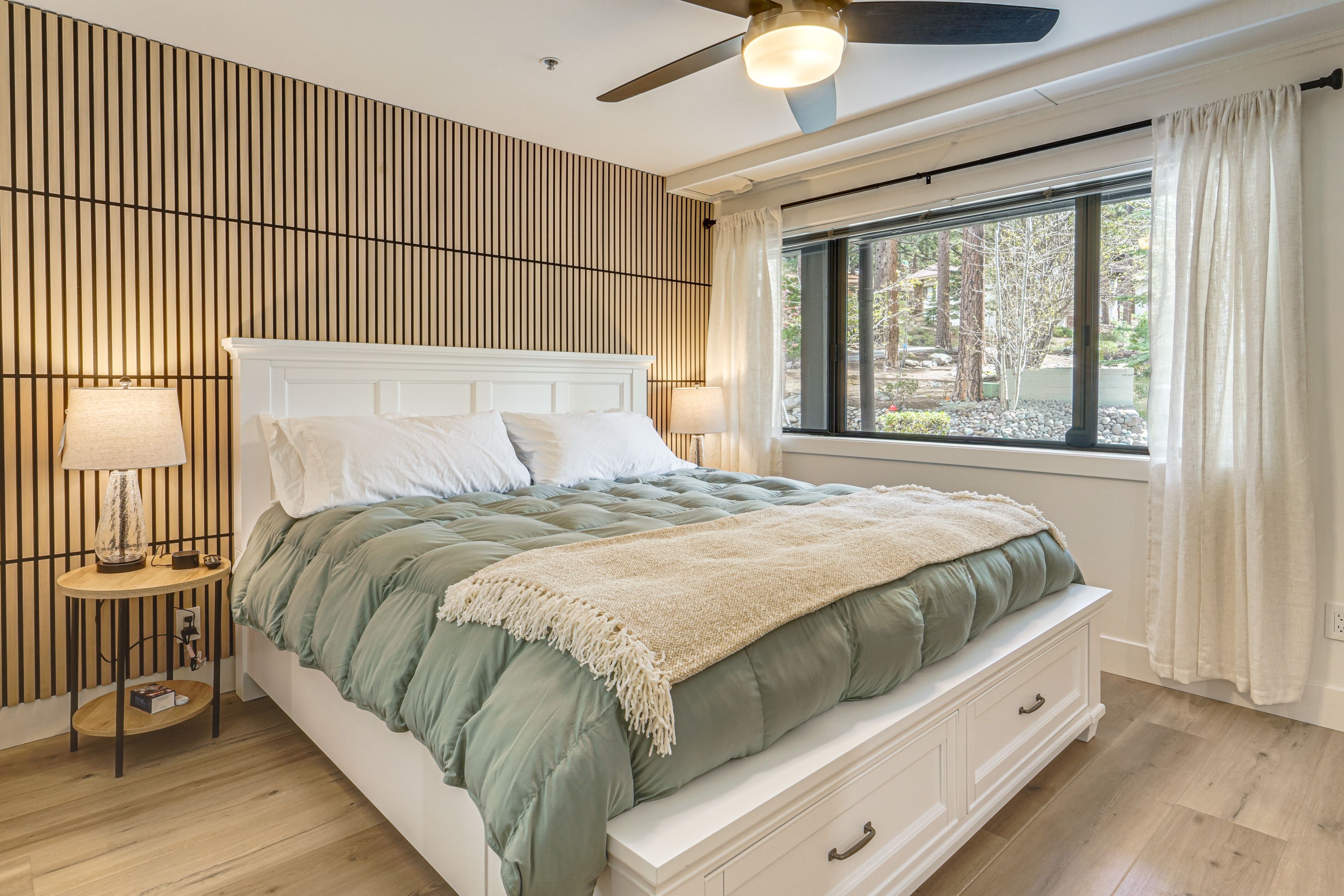 Bedroom | King Bed