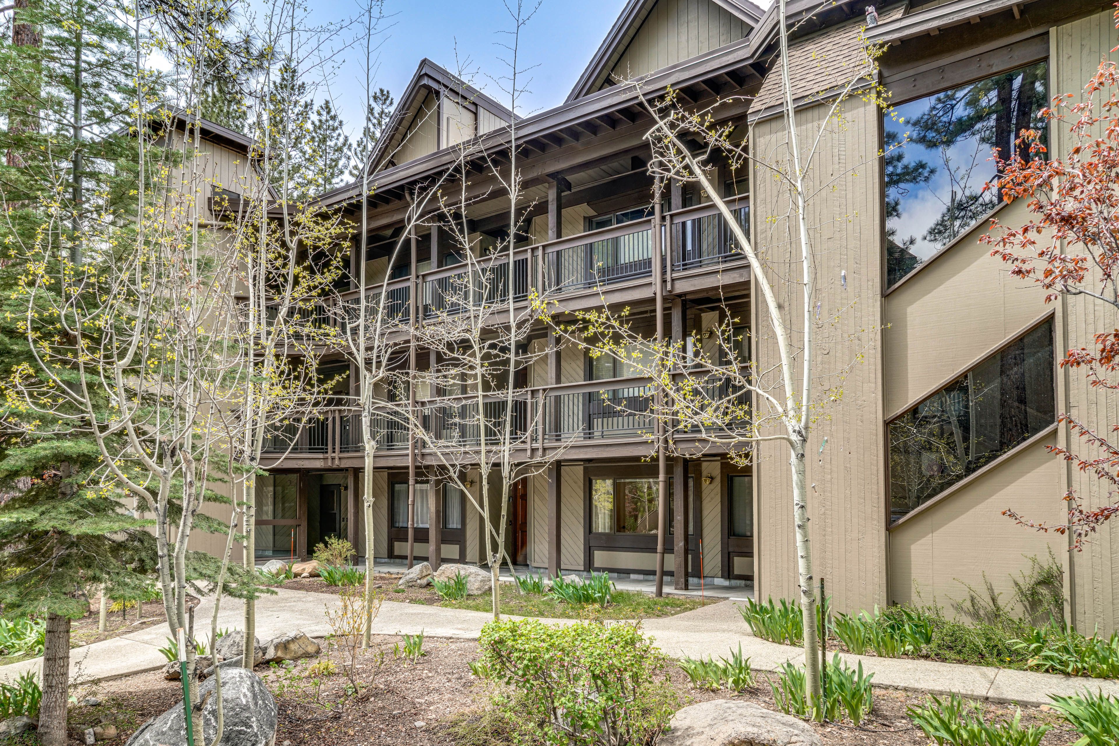Exterior | Single-Story Condo on 2nd Floor